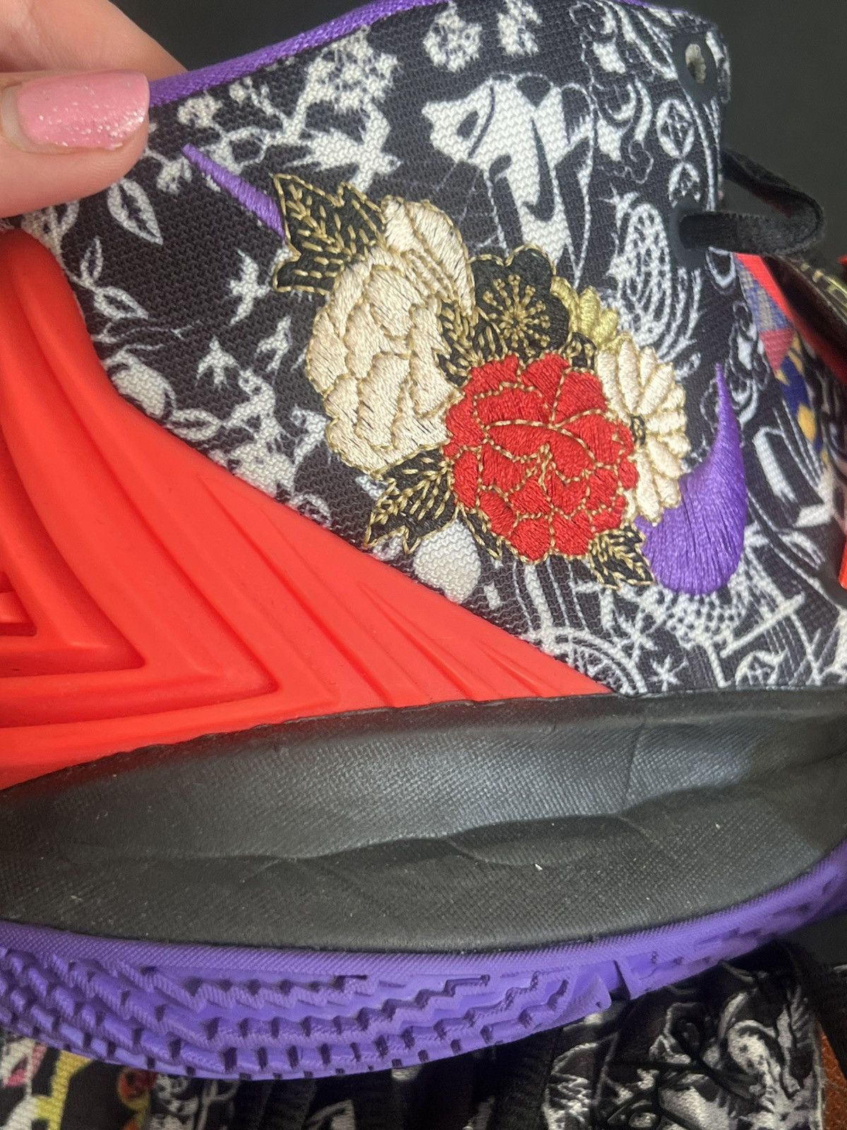 Nike Kyrie x Chinese new year Size US 9 / EU 42 - 6 Thumbnail