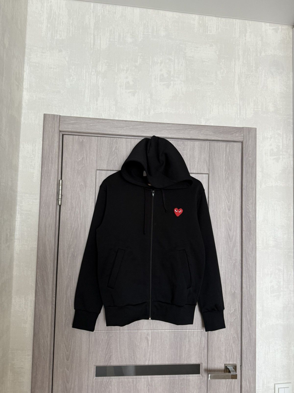 Comme des Garcons Black Comme Des Garcon Play Zip Up Hoodie Size US S / EU 44-46 / 1 - 1 Thumbnail