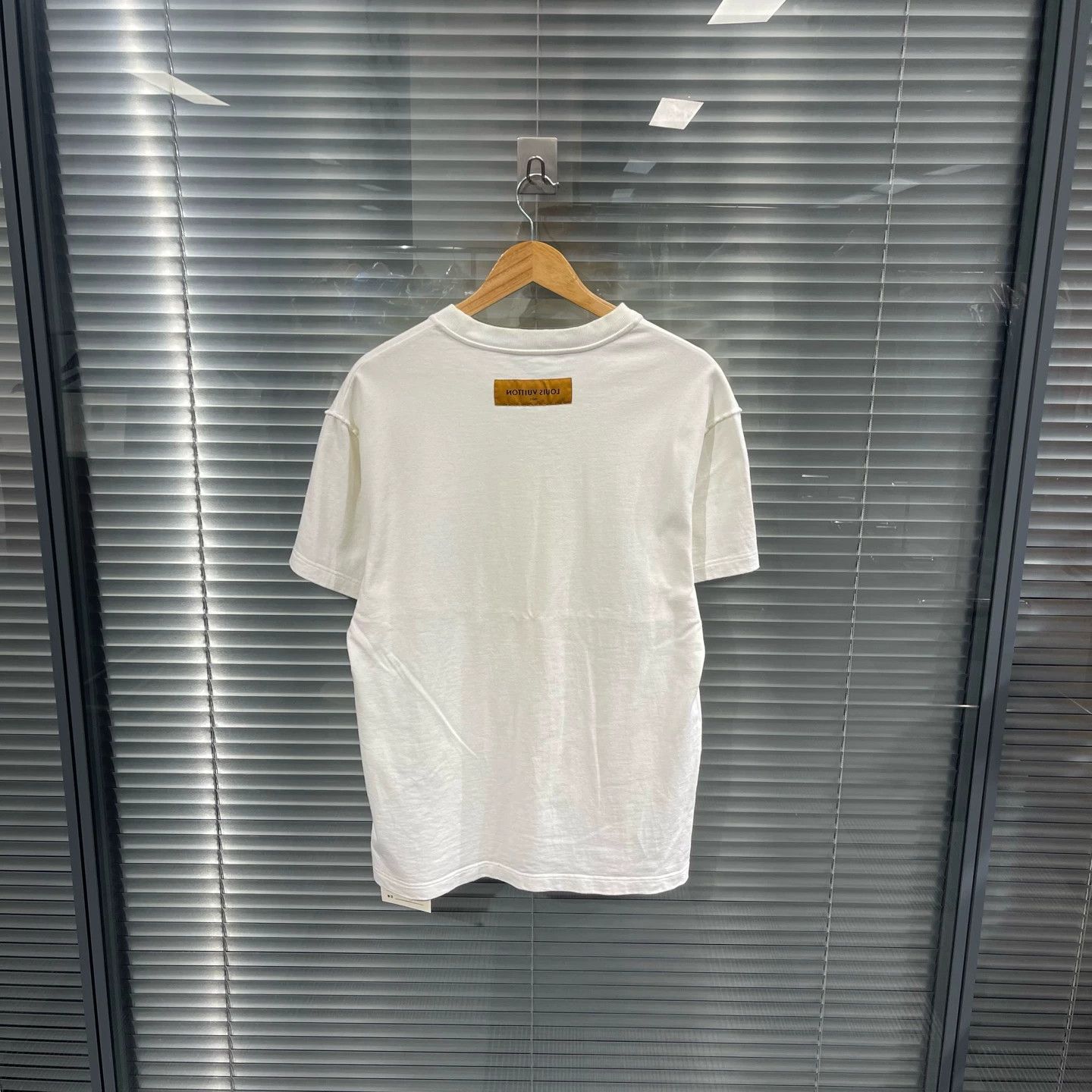 Louis Vuitton Louis Vuitton Paper Plane Embroidery S/S Tee Size S Size US S / EU 44-46 / 1 - 2 Thumbnail