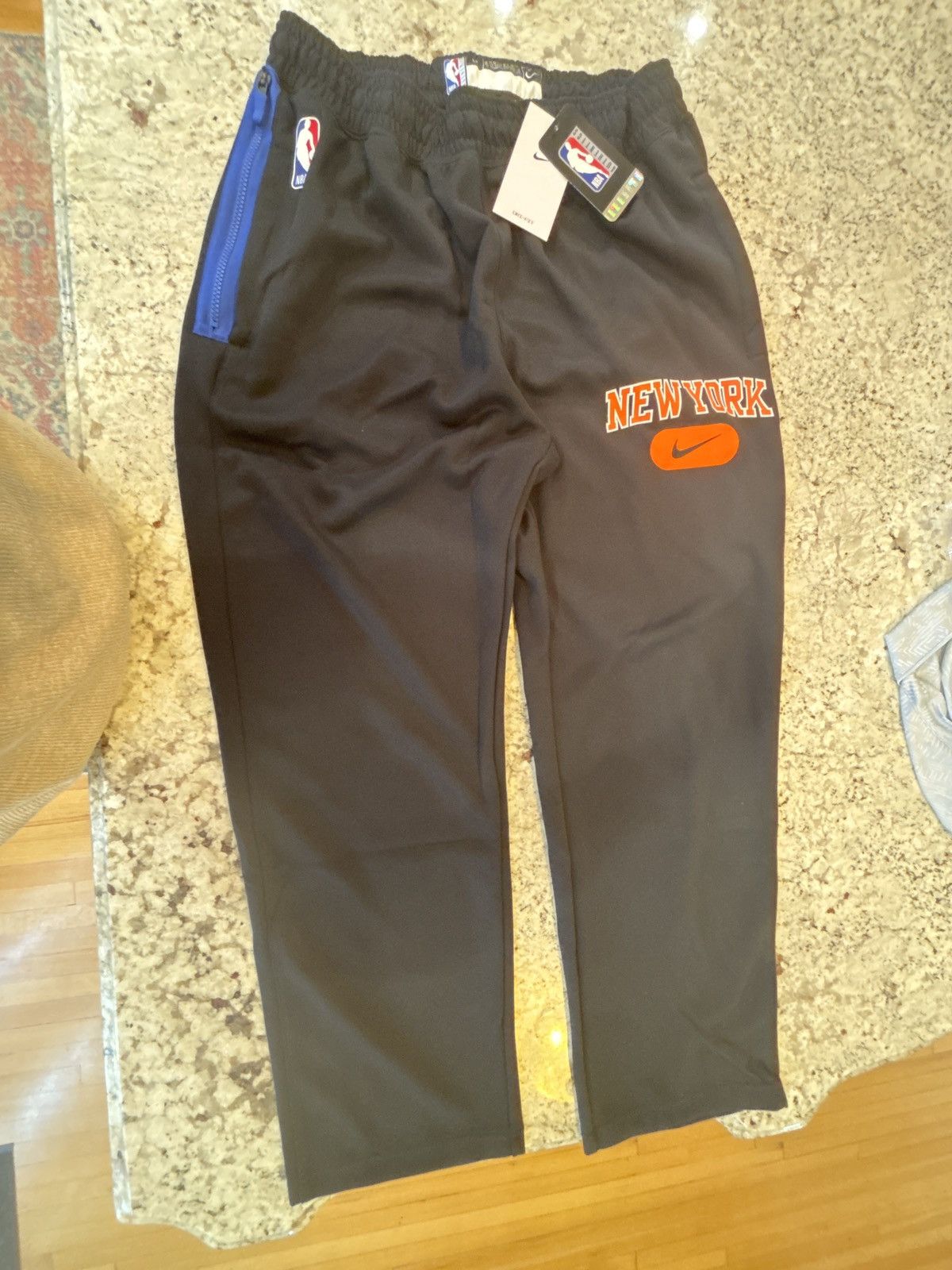 Nike Nike for NBA New York Knicks presents men’s large joggers Size US 34 / EU 50 - 5 Thumbnail
