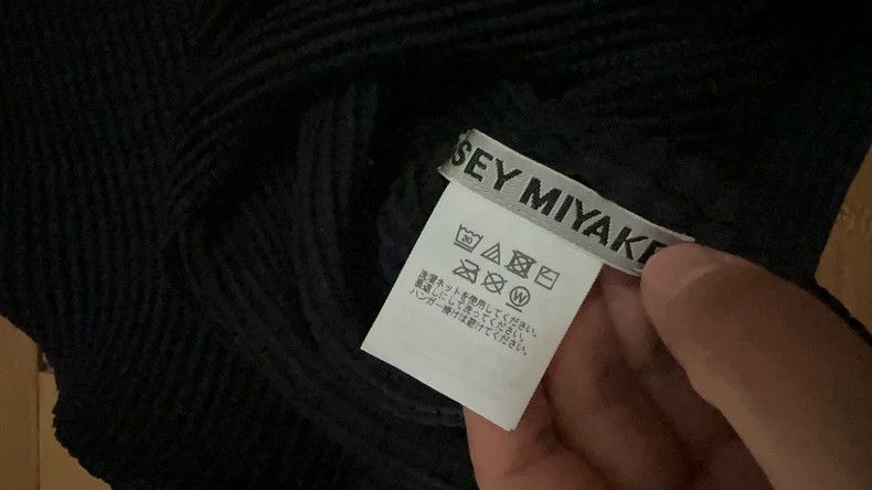 Issey Miyake issey miyake Puffed-sleeve high-neck top Size US M / EU 48-50 / 2 - 2 Thumbnail