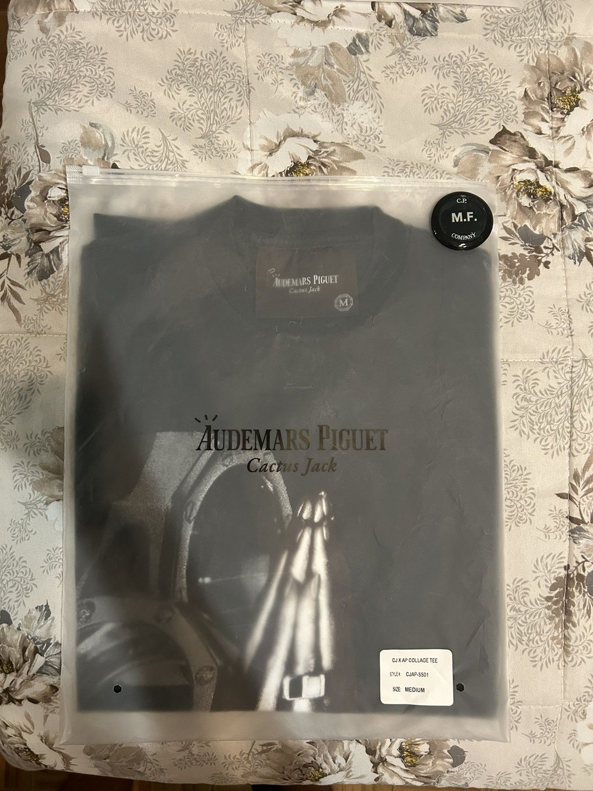 Collage tee
