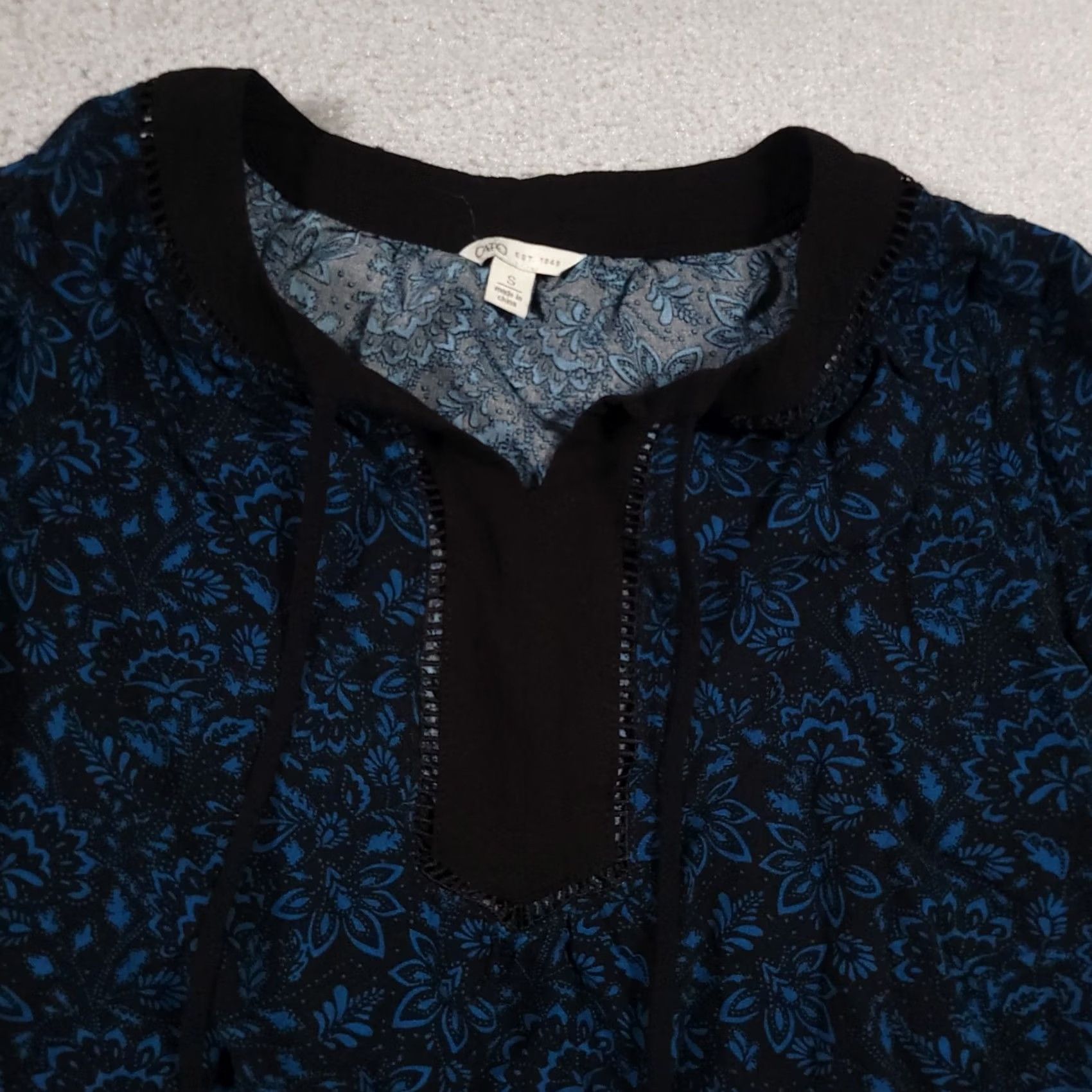 Vintage Cato Shirt Women's Small Blue Floral Long Balloon Sleeve V Neck Tunic Boho Size S / US 4 / IT 40 - 3 Thumbnail