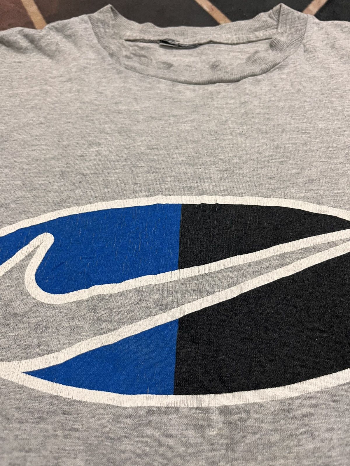 Nike Vintage Y2K nike swoosh big logo Size US L / EU 52-54 / 3 - 3 Thumbnail
