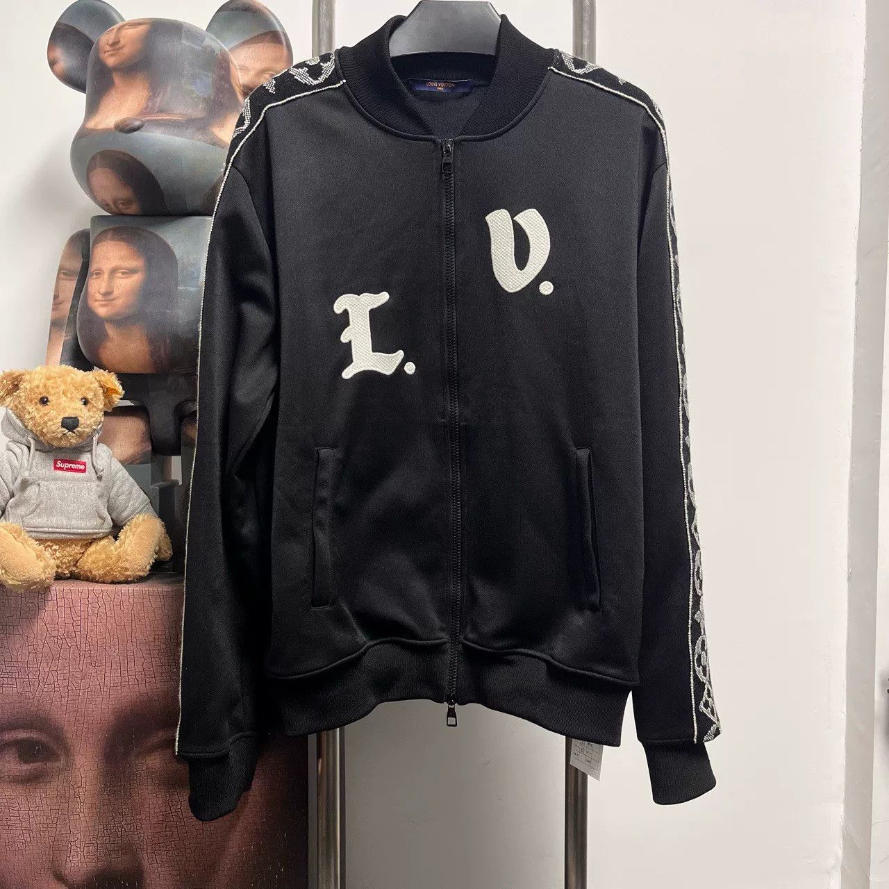 Louis Vuitton Louis Vuitton Three Flower Logo Jacket Size US L / EU 52-54 / 3 - 1 Thumbnail