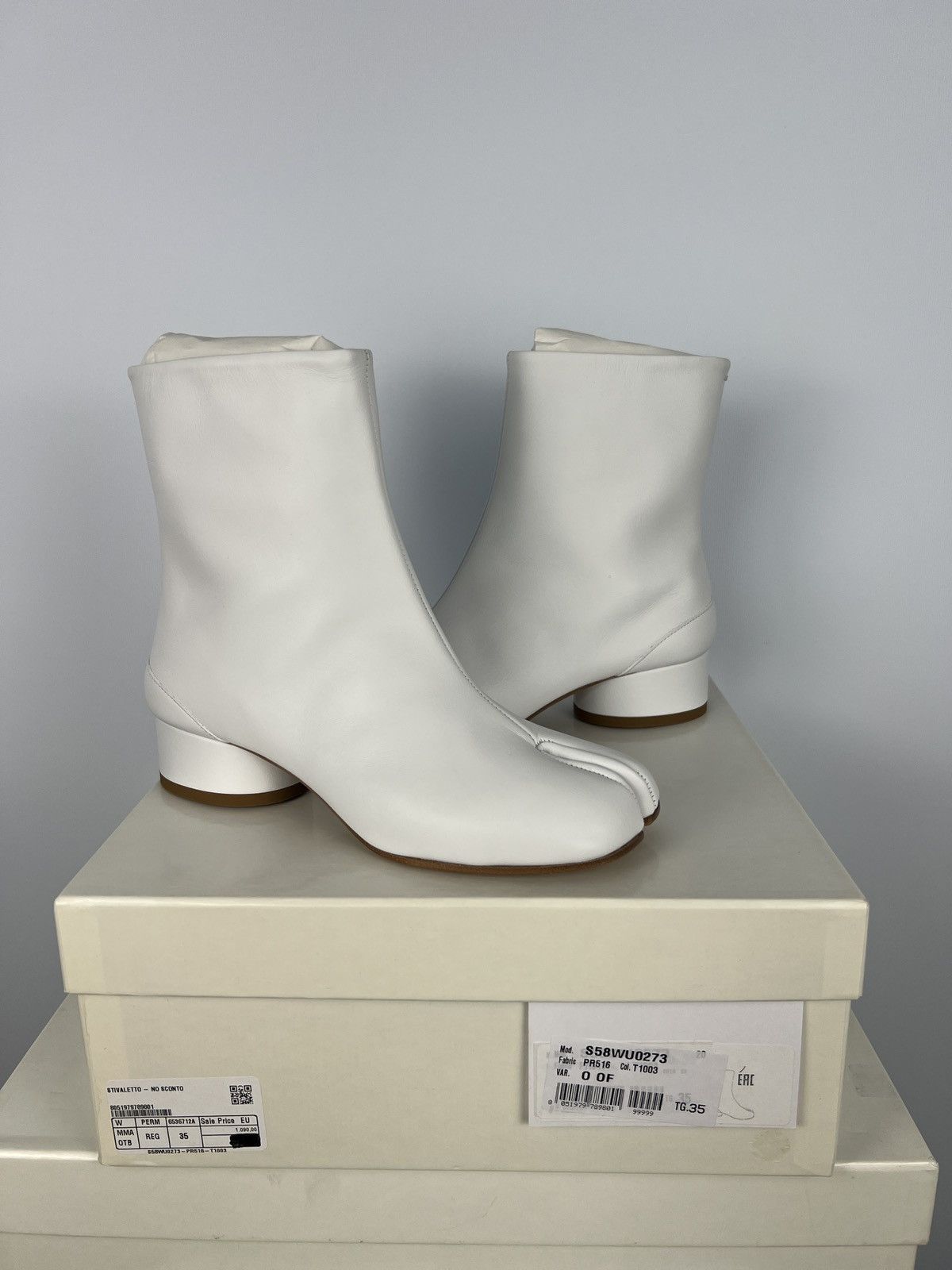 Maison Margiela White Tabi Heels Maison Martin Margiela (new with tags) Size US 5 / IT 35 - 1 Thumbnail