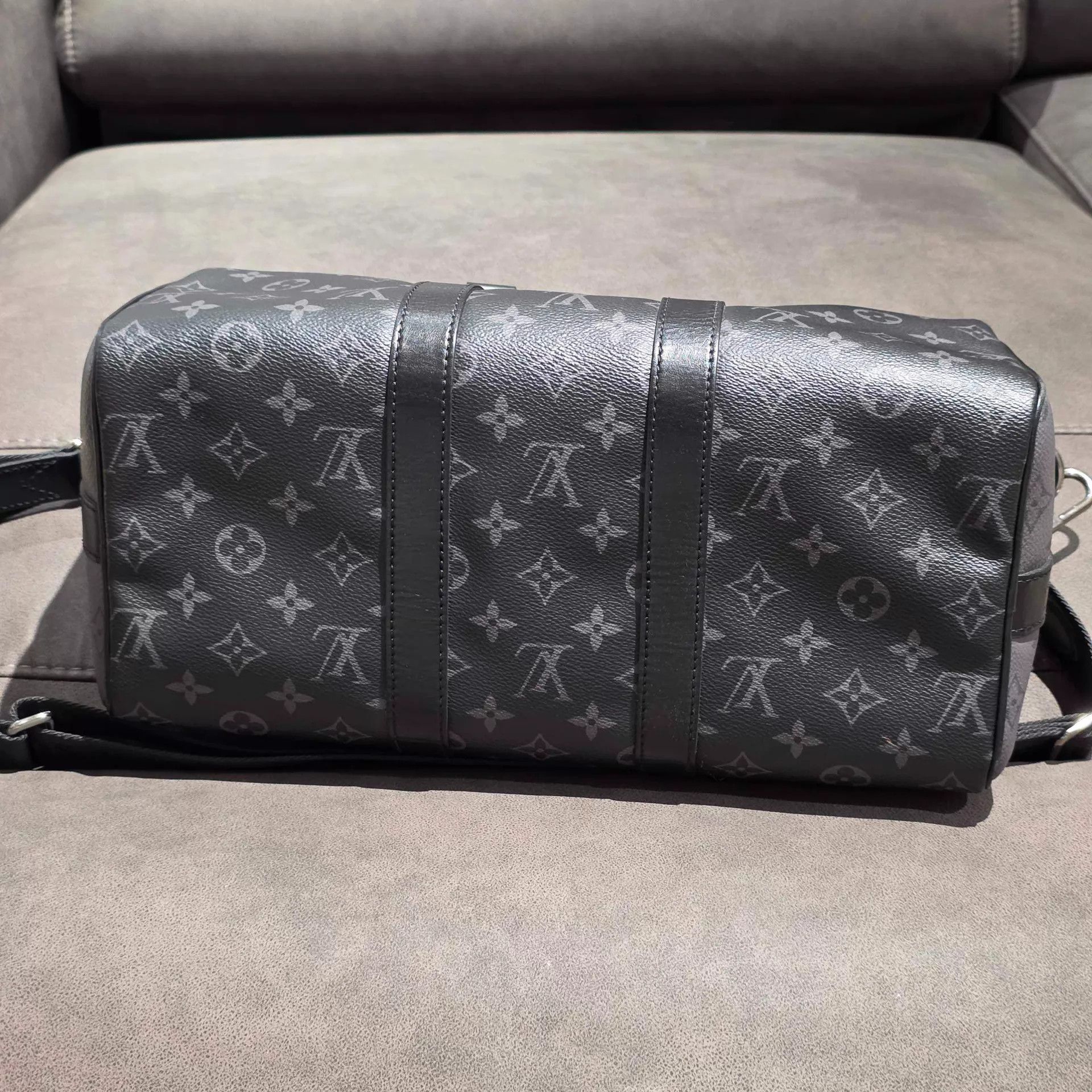 Louis Vuitton Louis Vuitton Men's Keepall 35 Black Travel Bag Size ONE SIZE - 3 Thumbnail