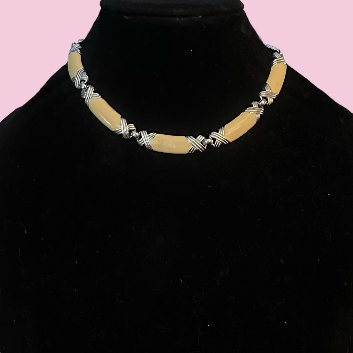 Monet Vintage Monet silver tone cream enamel link collar necklace Size ONE SIZE - 1 Thumbnail