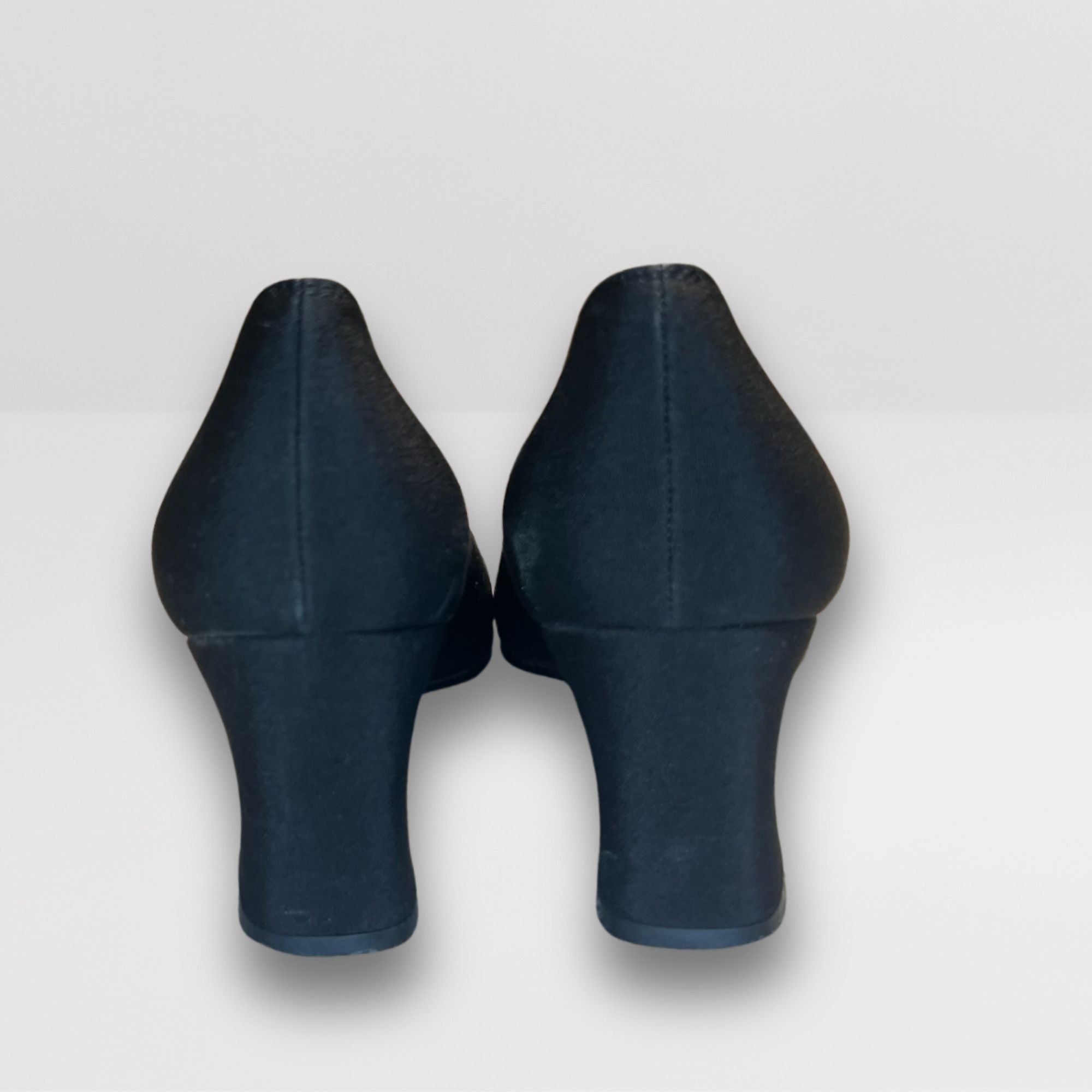 Stuart Weitzman Stuart Weitzman Vintage Black Fabric Heels 7.5 AA Square Toe Size US 7.5 / IT 37.5 - 3 Thumbnail