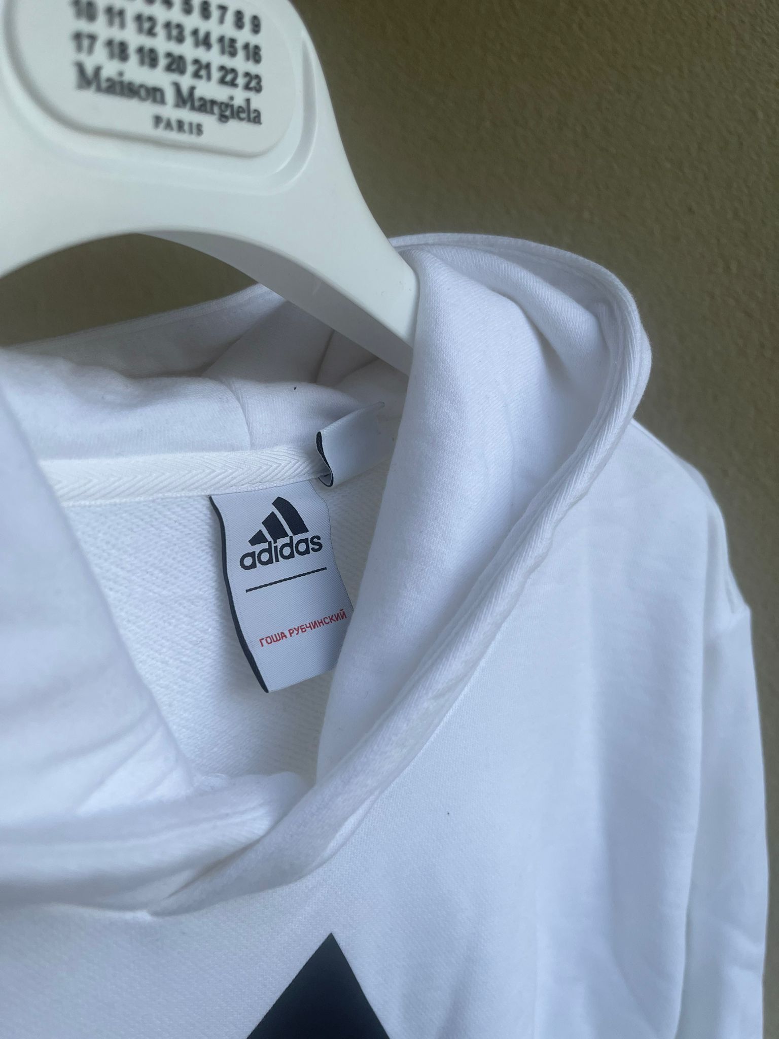 Adidas × Gosha Rubchinskiy Gosha Logo Hoodie in White Size US XL / EU 56 / 4 - 9 Thumbnail