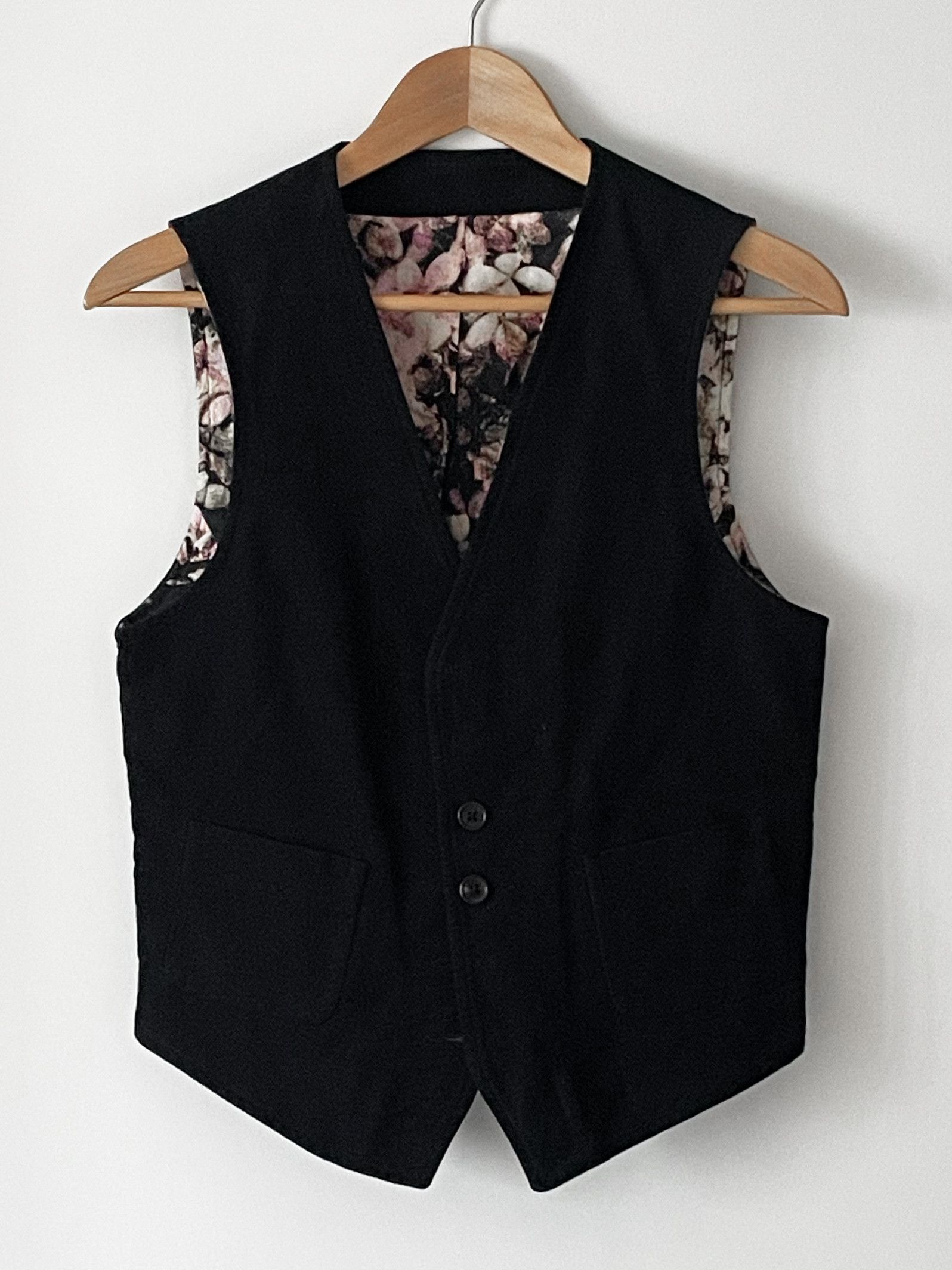 Pre-owned Ann Demeulemeester F/w08 Floral Reversible Vest In Black