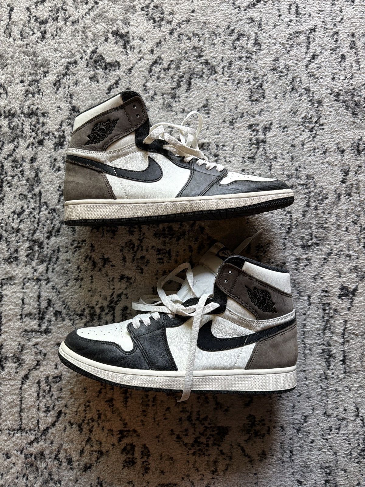 Nike Air Jordan 1 Retro High OG Dark Mocha Size US 10.5 / EU 43-44 - 1 Thumbnail