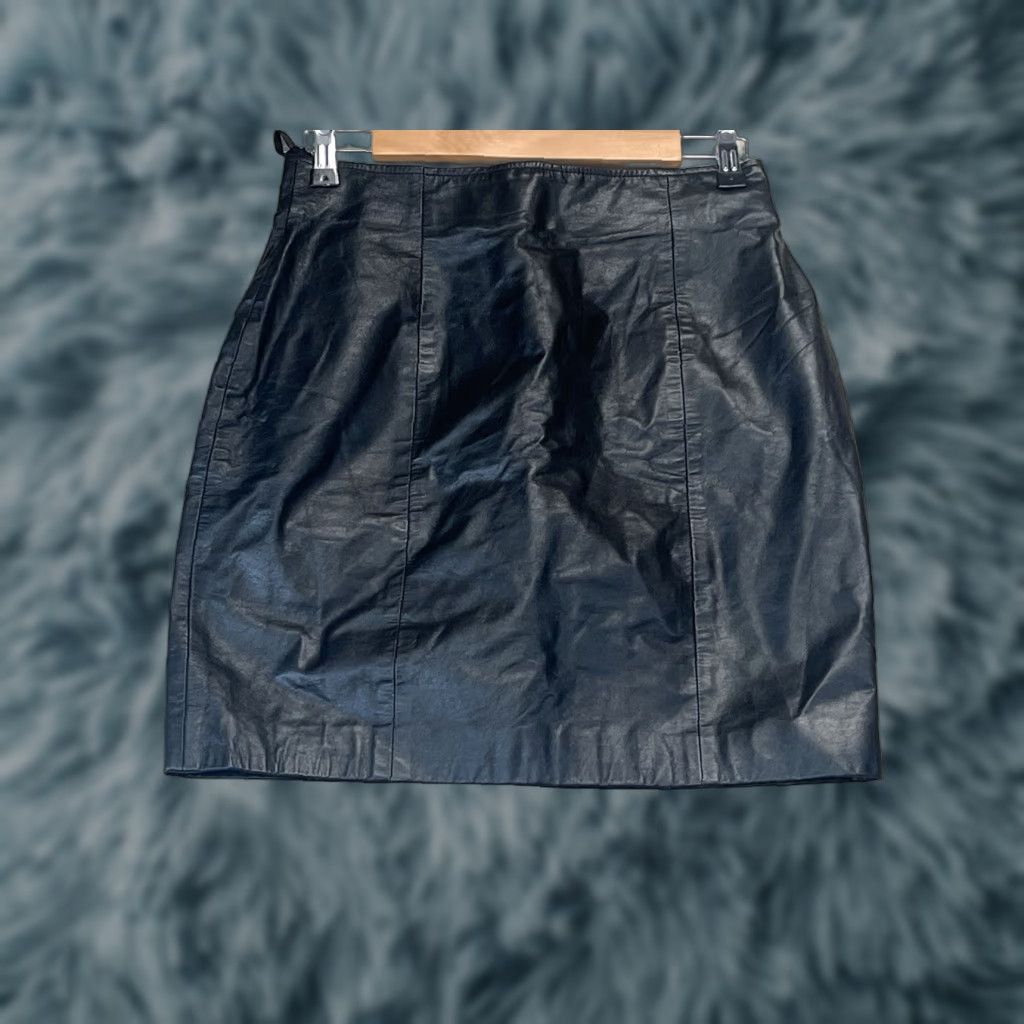 Vintage VINTAGE Byrnes & Baker Black Leather Skirt Women’s Size 12 Skirt Pencil 80s 90s Biker Lined Zipper Womens Size 34" / US 12 / IT 48 - 1 Thumbnail