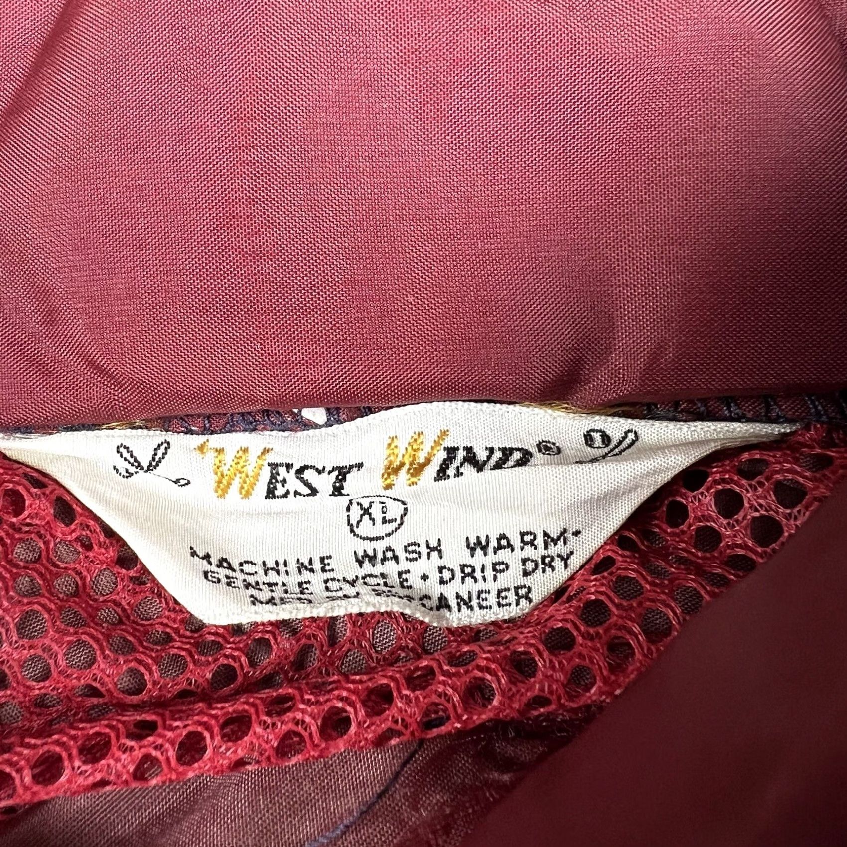 Vintage VINTAGE WestWind Windbreaker Jacket XL Burgundy Hooded Pockets Mens 90s Lightweight Zip Size US XL / EU 56 / 4 - 2 Thumbnail