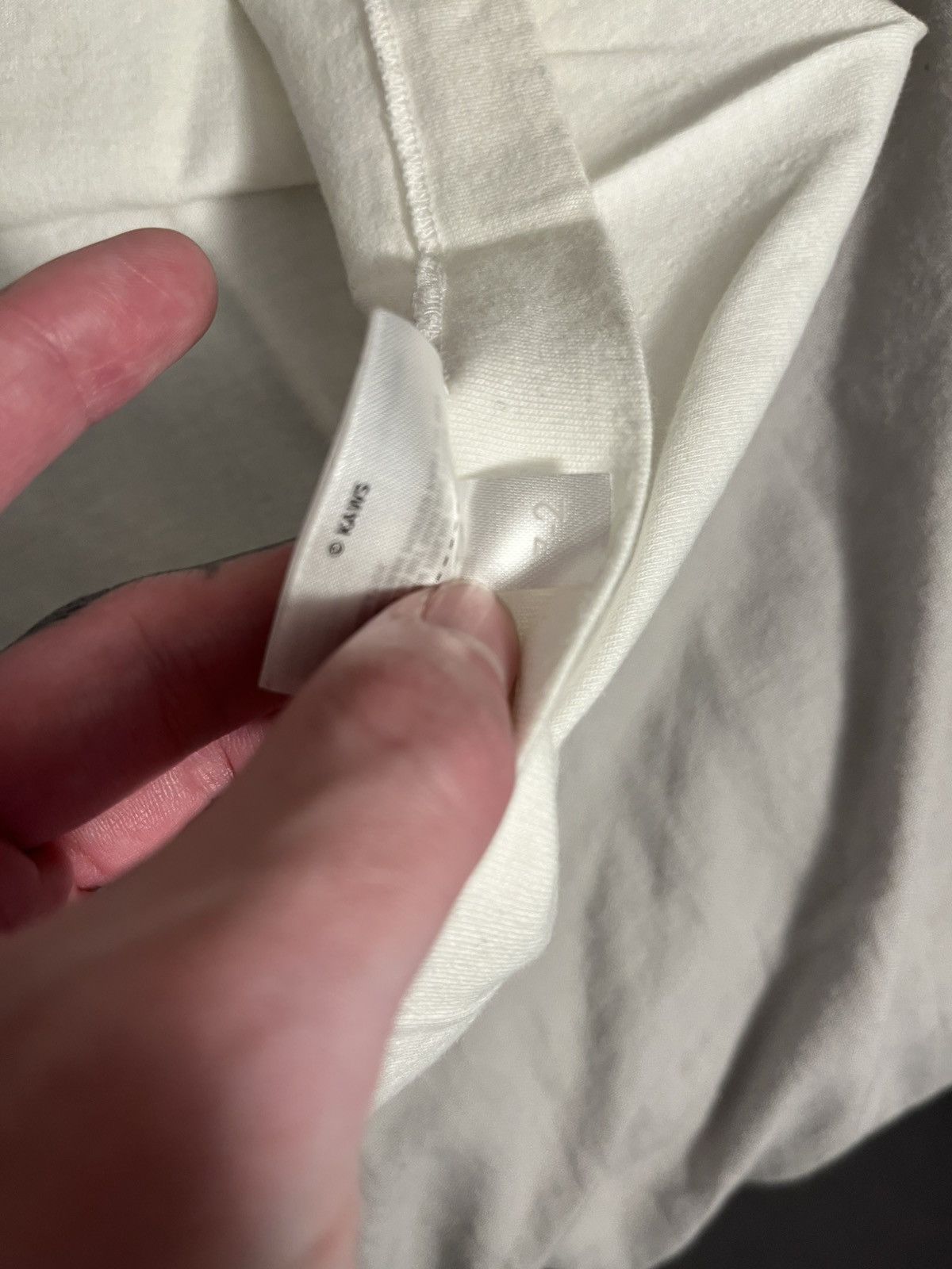 Kaws × Uniqlo Kaws uniqlo pink guy tee white Size US L / EU 52-54 / 3 - 5 Thumbnail