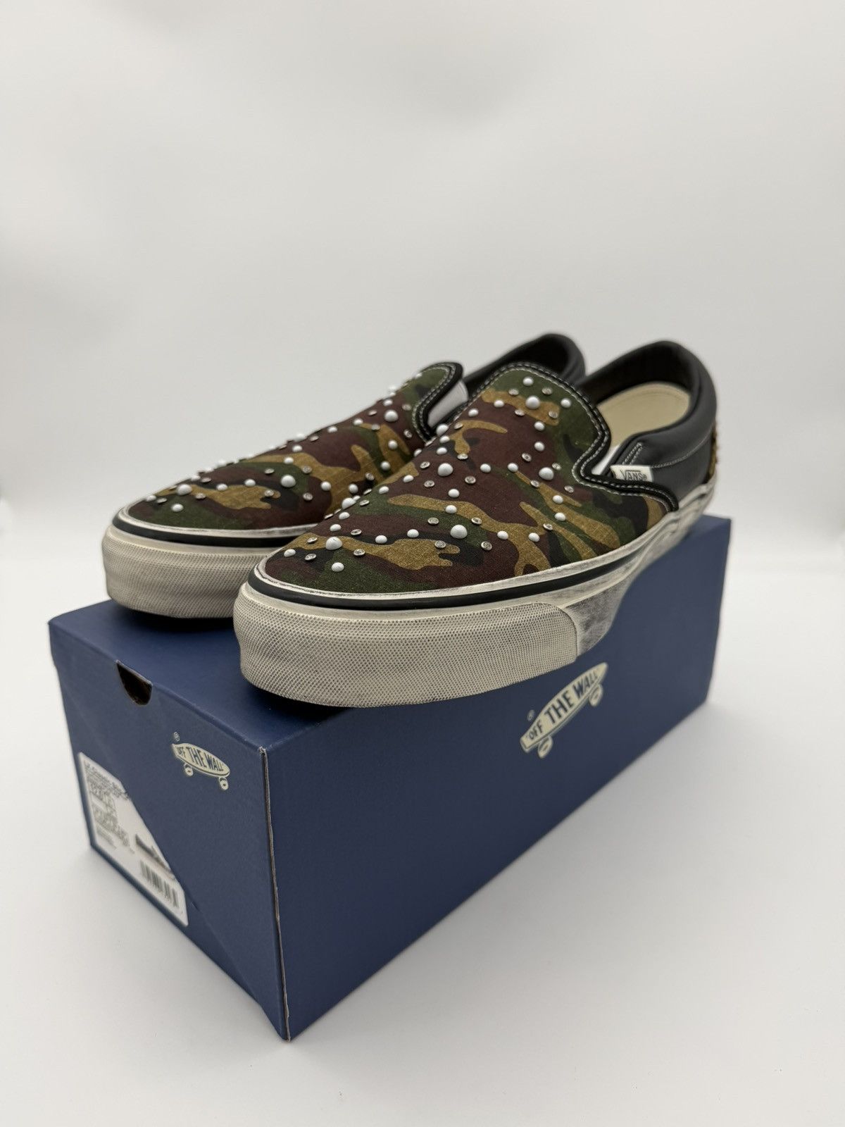 Vans Vans Pearlized Camo Slip Ons Size US 12 / EU 45 - 1 Thumbnail