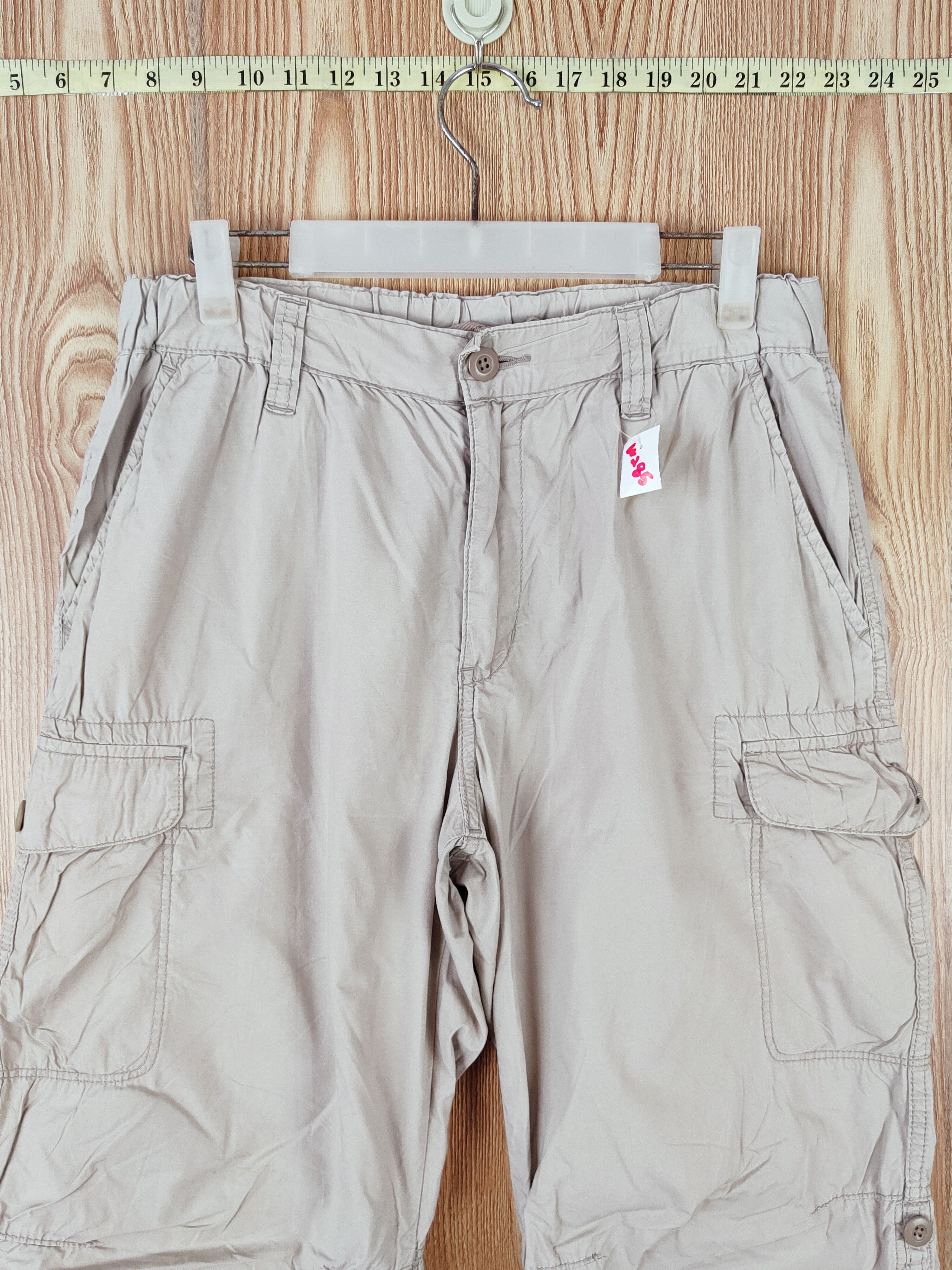 Japanese Brand Uniqlo Beige Multipocket Short Pants #W285 Size US 29 - 2 Thumbnail