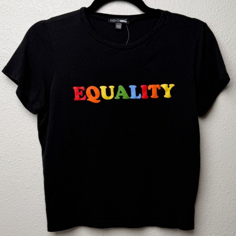 Fashion Nova NWOT Fashion Nova Equality Graphic Crop Tee Black S Size S / US 4 / IT 40 - 2 Thumbnail