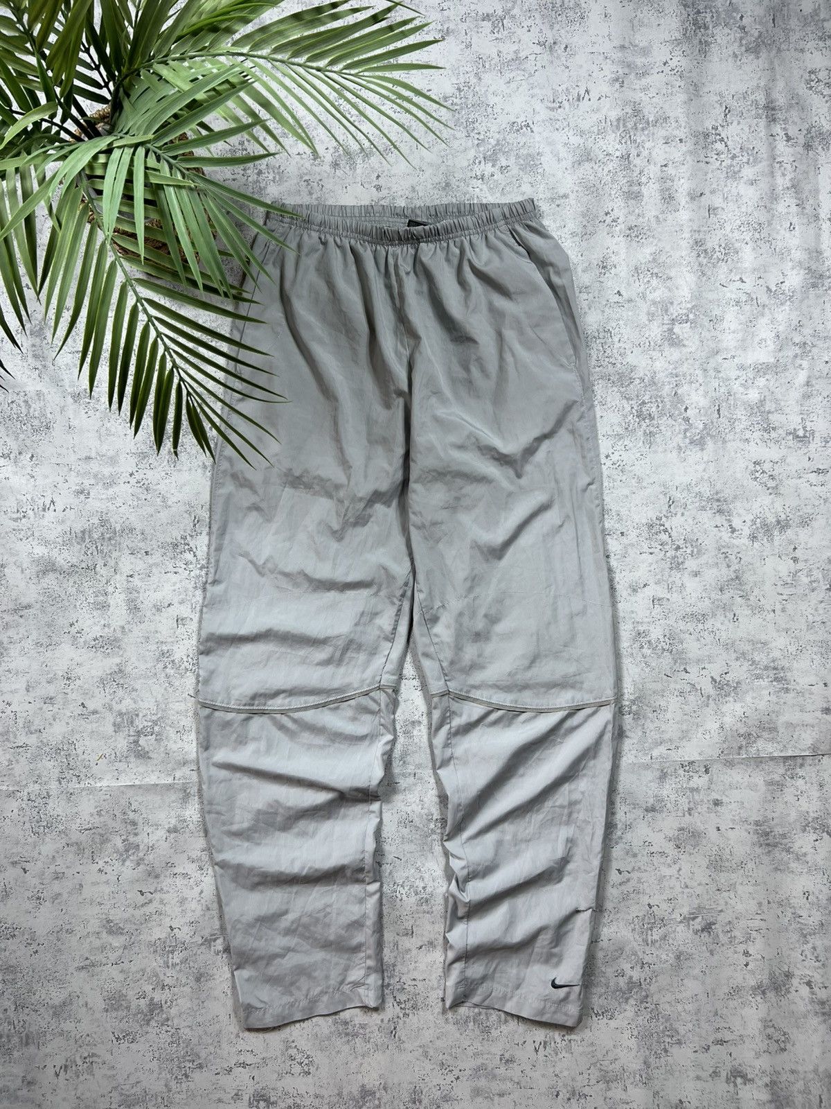 Nike 90s Nike Swoosh Vintage Y2K Gorpcore Parachute Pants Size US 32 / EU 48 - 1 Thumbnail