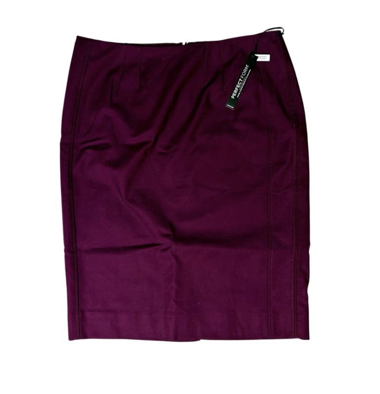 White House Black Market Perfect Form Berry Skirt – Size 12