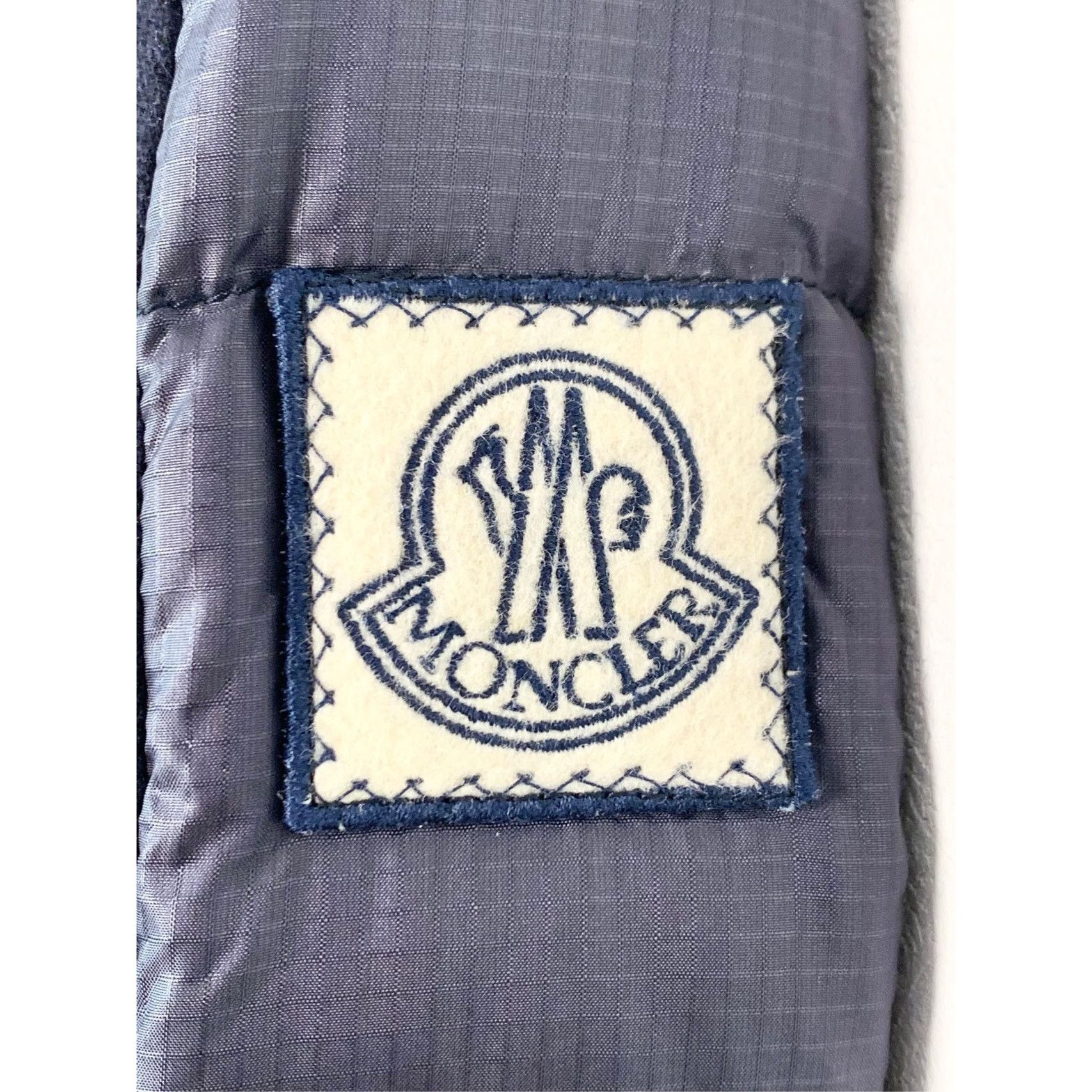 Moncler Moncler Gamme Bleu Navy Wool & Nylon Down Shirt Jacket Size Size US XS / EU 42 / 0 - 4 Thumbnail