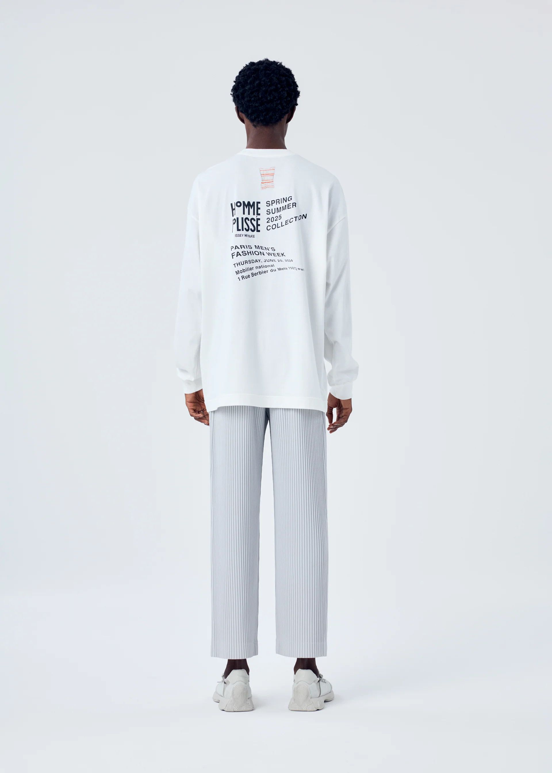 Issey Miyake o1h1sh10525 Invitation T-Shirt in White Size US S / EU 44-46 / 1 - 3 Thumbnail