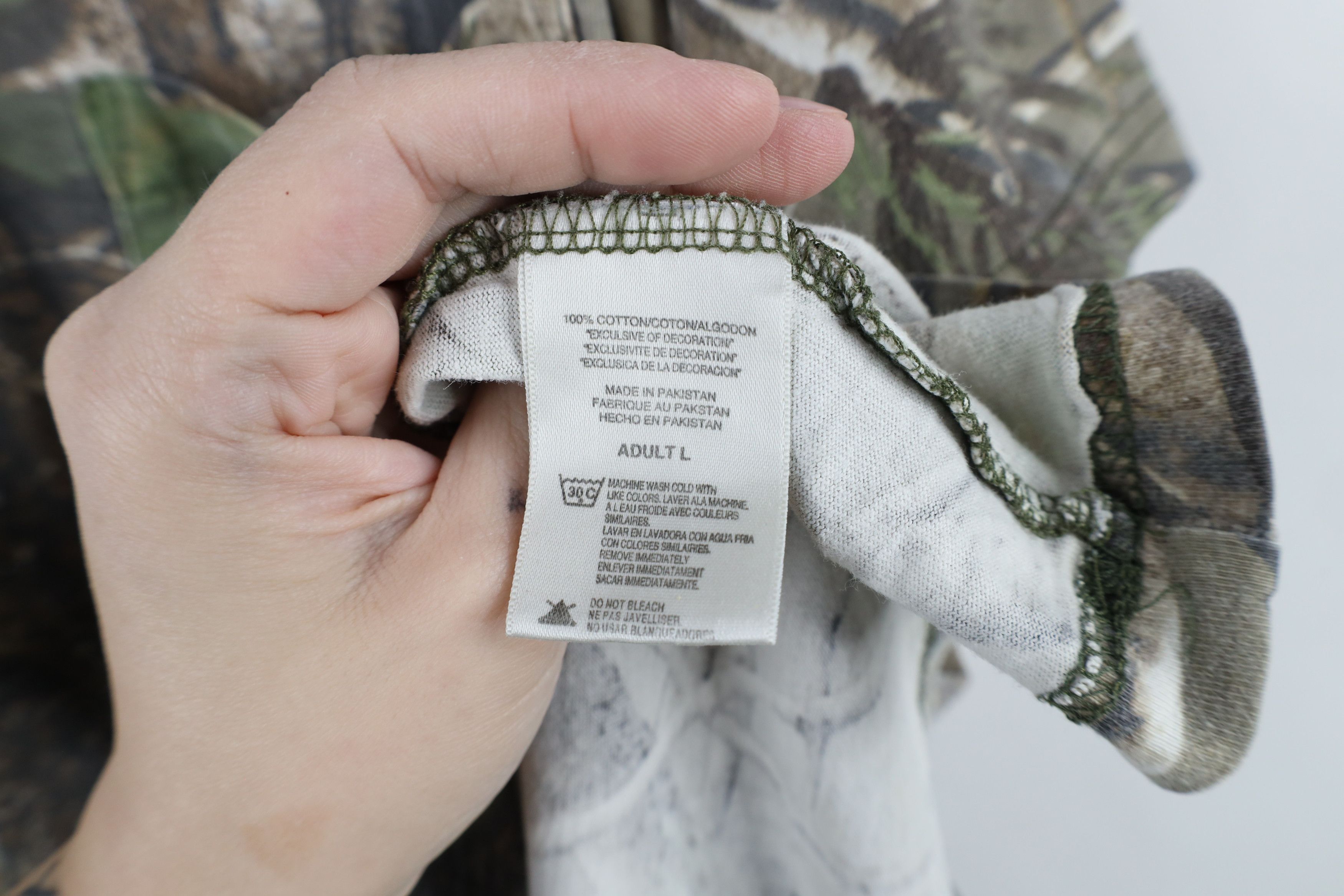 Cabelas Vintage Y2K Cabelas Camouflage Short Sleeve Pocket T-Shirt Size US L / EU 52-54 / 3 - 6 Thumbnail