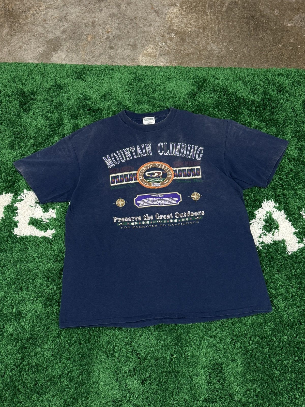 Vintage Vintage 90s Mountain Rock Climbing Climb Rainer T Shirt Tee Size US XL / EU 56 / 4 - 1 Thumbnail