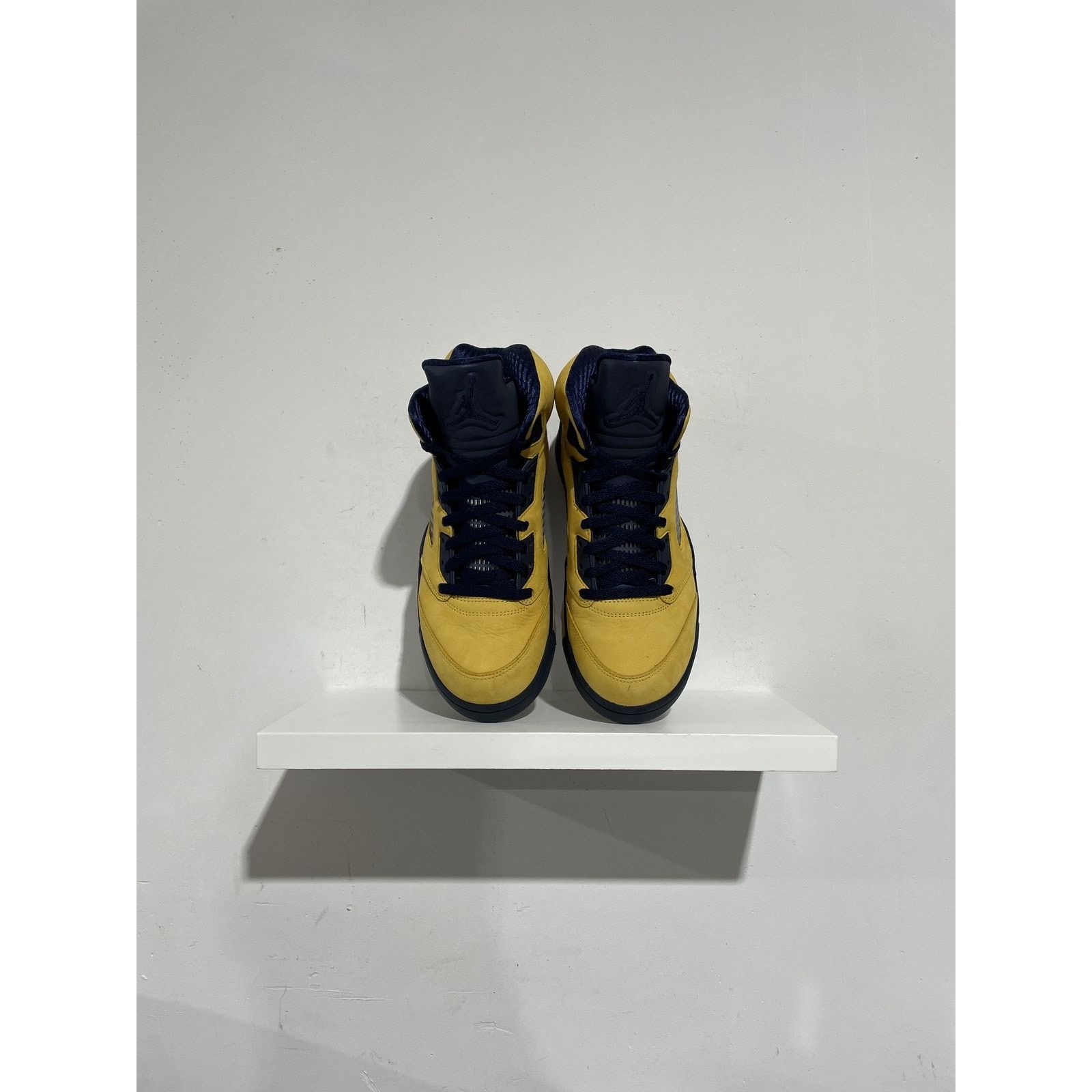 Jordan Brand JORDAN 5 MICHIGAN SIZE 10 PREOWNED Size US 10 / EU 43 - 4 Thumbnail