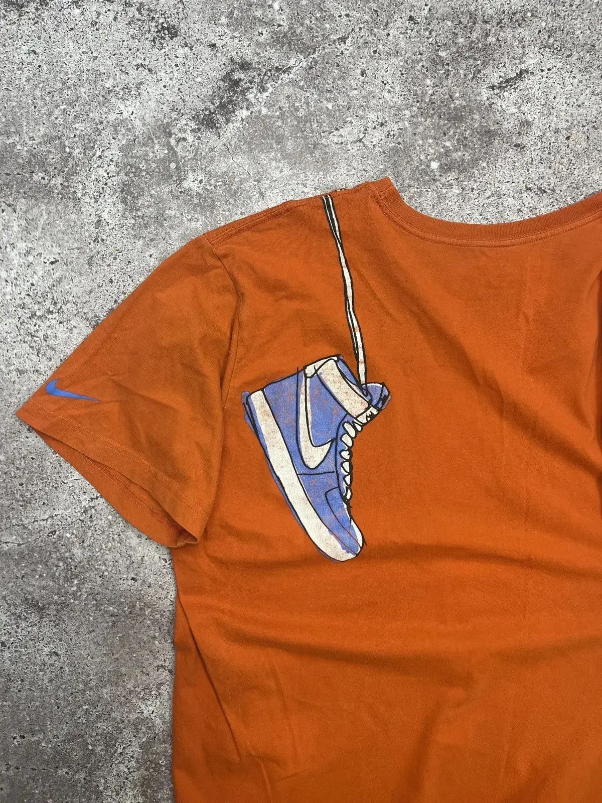 Nike Vintage Nike Graphic T-Shirt Orange Blue Sneaker Size M Size US XXL / EU 58 / 5 - 3 Thumbnail