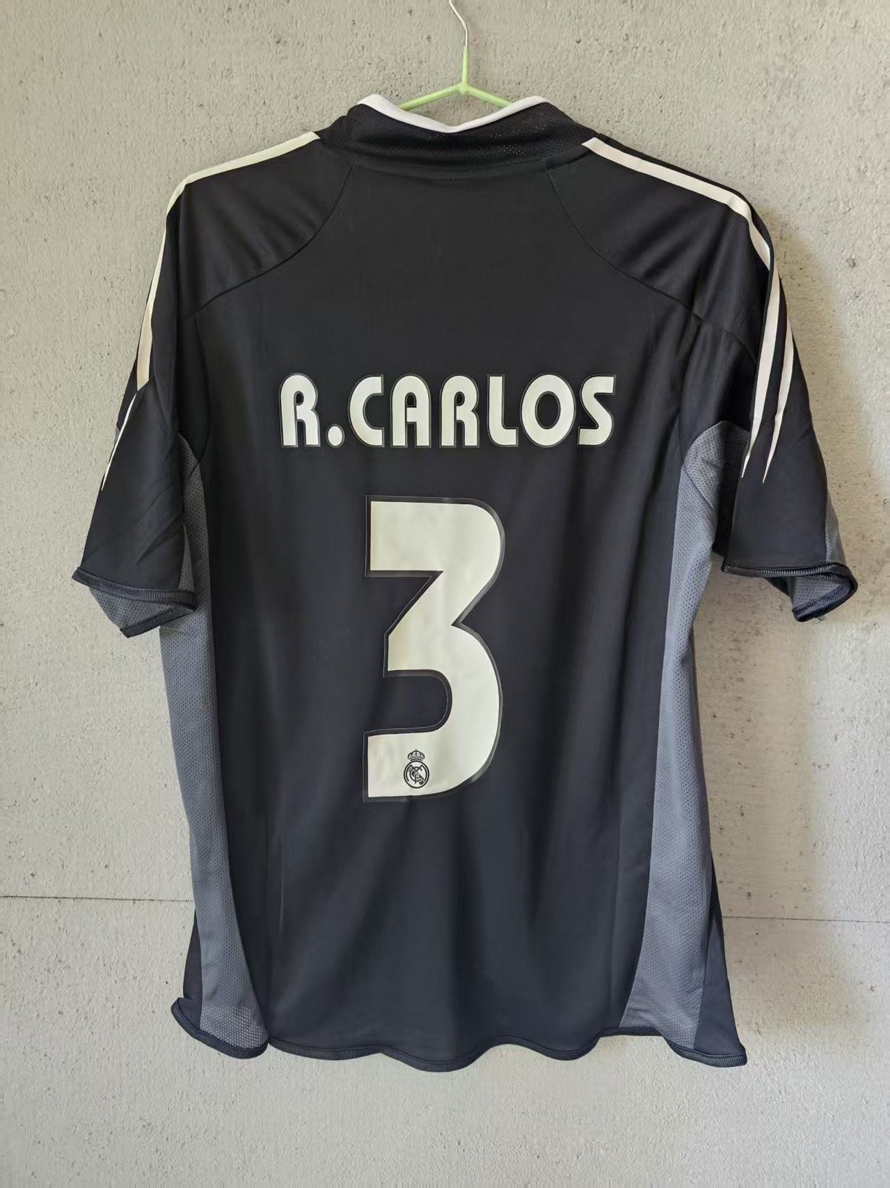 Other Real Madrid #3 Roberto Carlos Jersey Size US XL / EU 56 / 4 - 1 Thumbnail