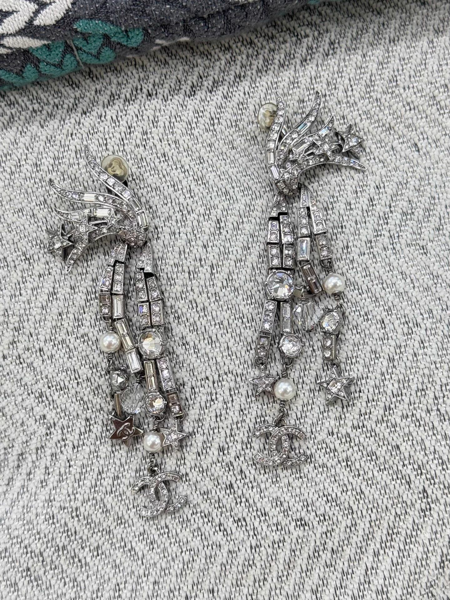 Chanel Chanel Comet Rhinestone Tassel Earclips Well-Crafted Size ONE SIZE - 2 Thumbnail