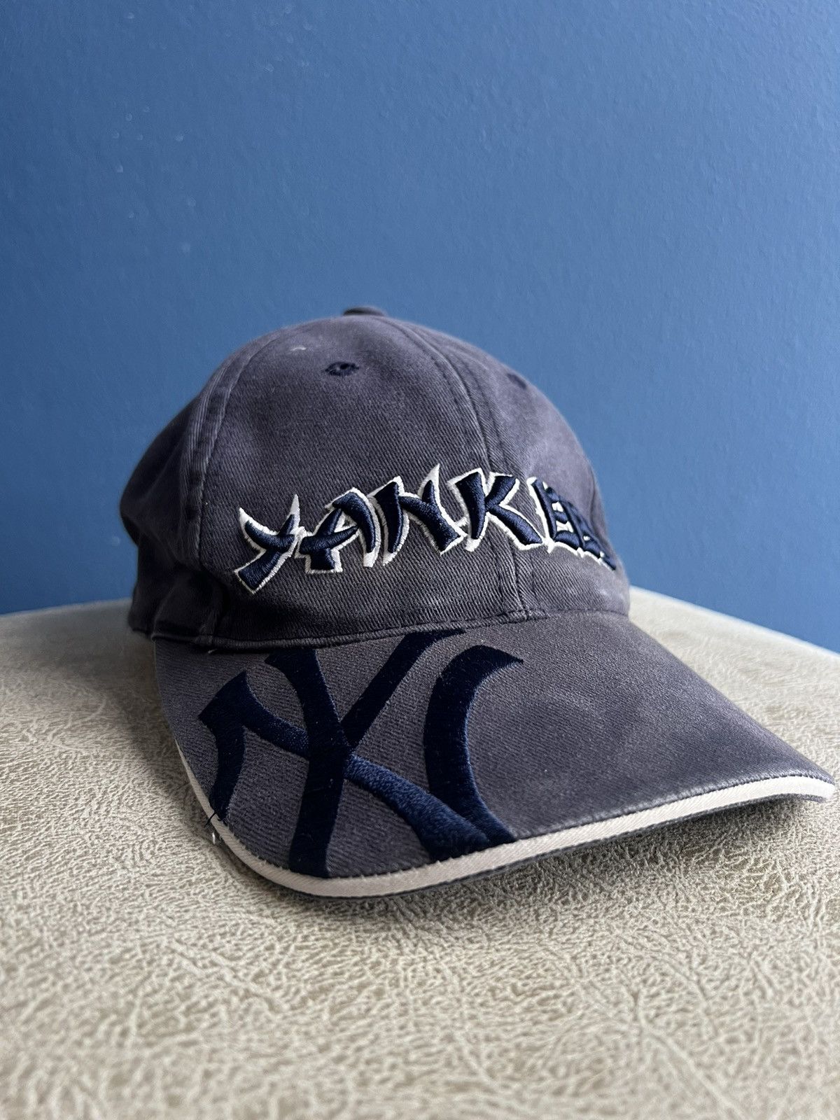 New York Yankees 90s Faded NY Yankees Cap Size ONE SIZE - 1 Thumbnail