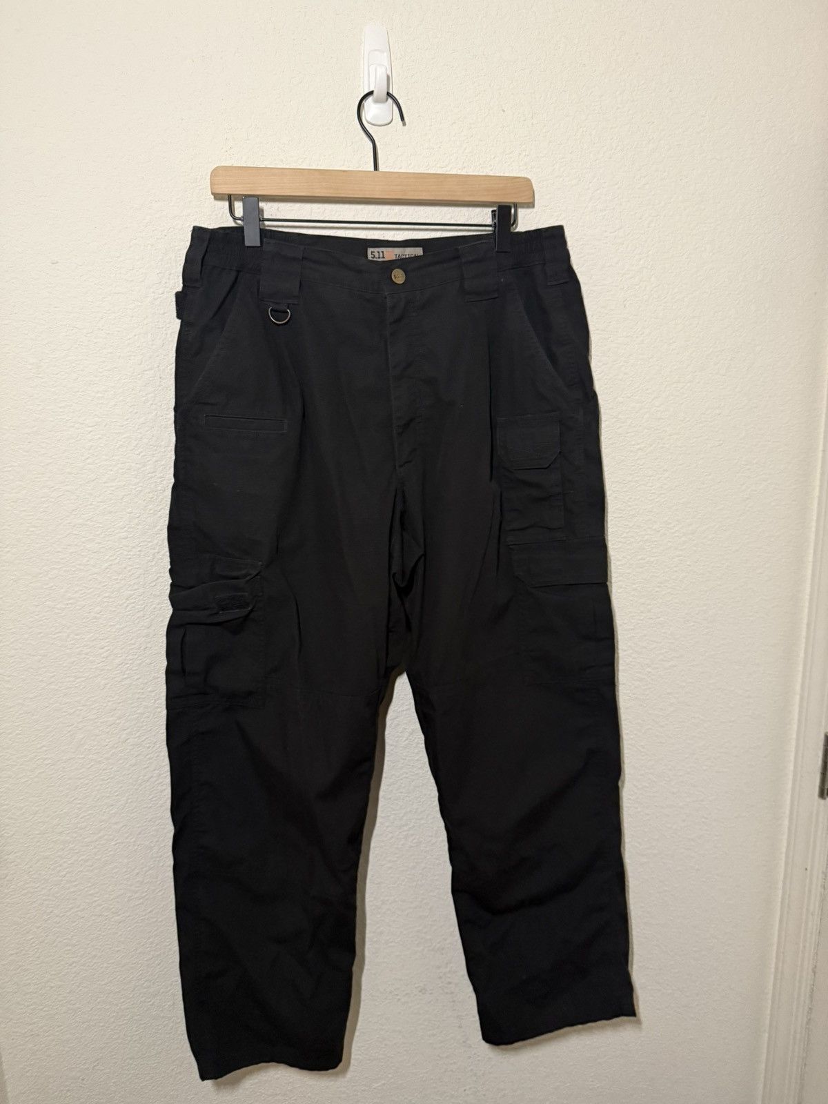 5.11 5.11 cargos with keyring Size US 34 / EU 50 - 1 Thumbnail
