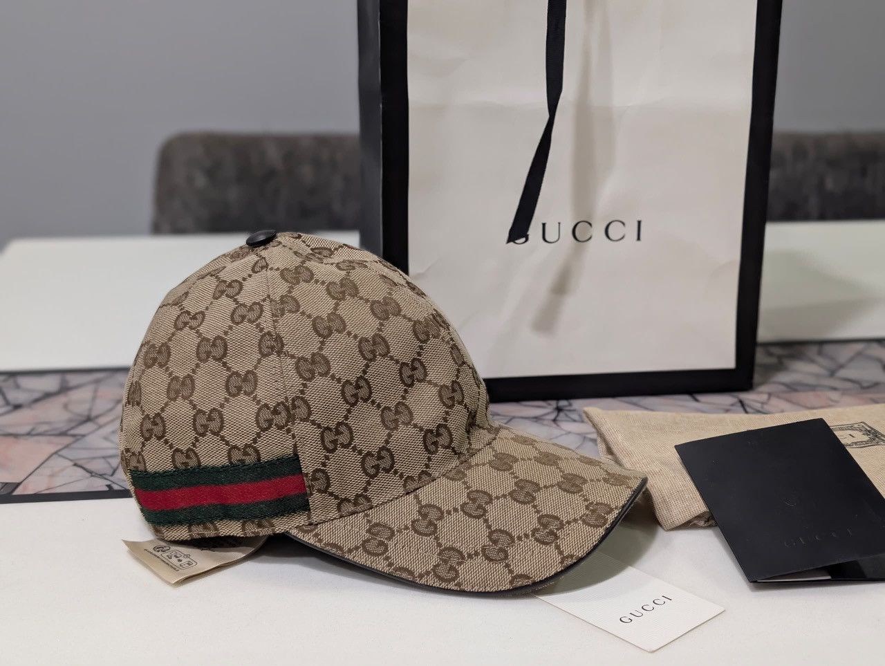 Gucci Authentic Gucci GG Canvas Baseball Cap Size ONE SIZE - 2 Thumbnail