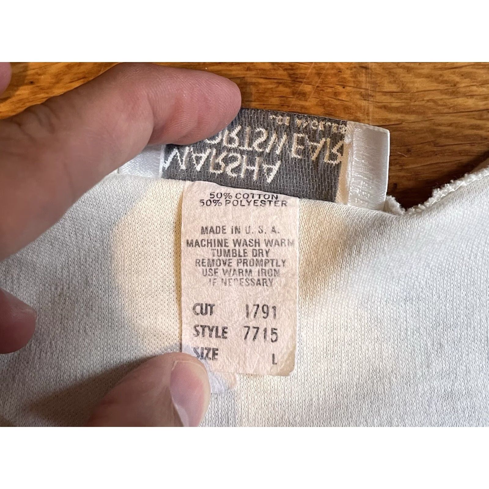 Vintage VINTAGE Marsha Sports Shirt Women’s L White 80s Dog Walking Geometric Crew Neck Casual Size L / US 10 / IT 46 - 7 Thumbnail