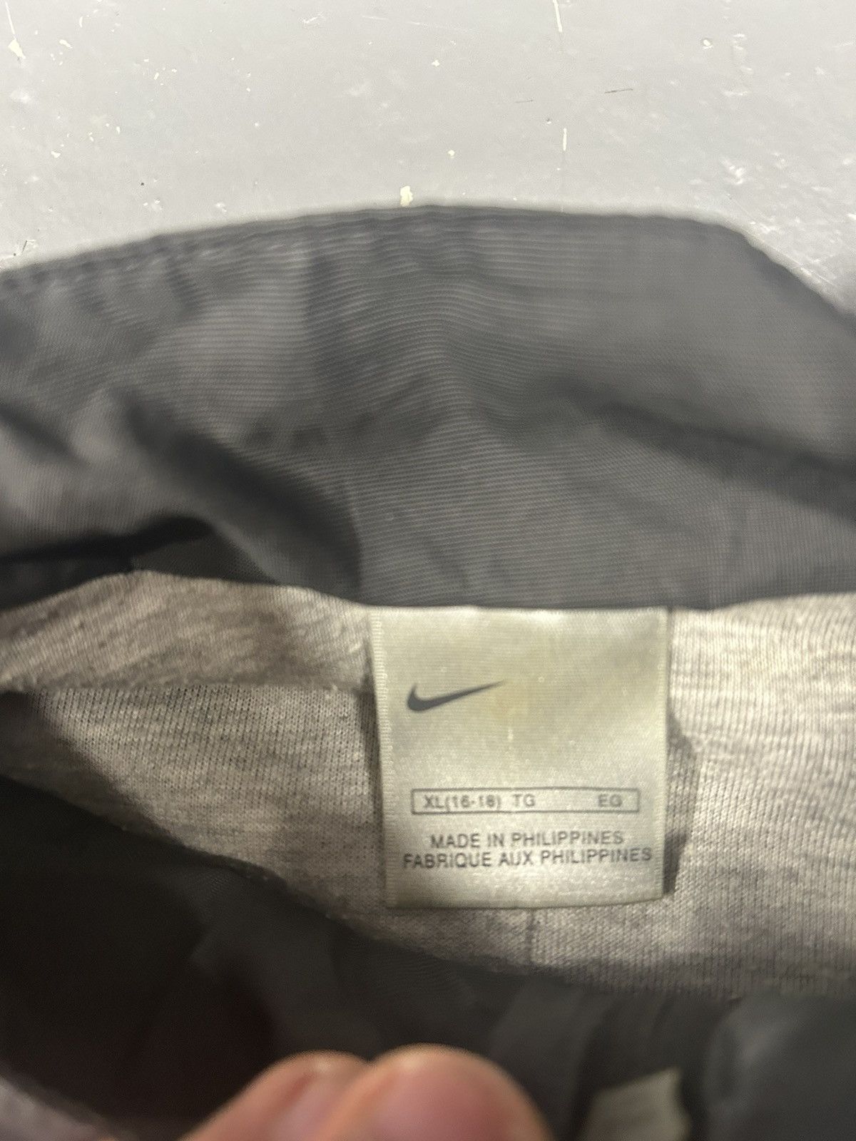 Nike × Vintage Crazy Vintage Y2K Essential Grey Nike Windbreaker Jacket Size US M / EU 48-50 / 2 - 3 Thumbnail