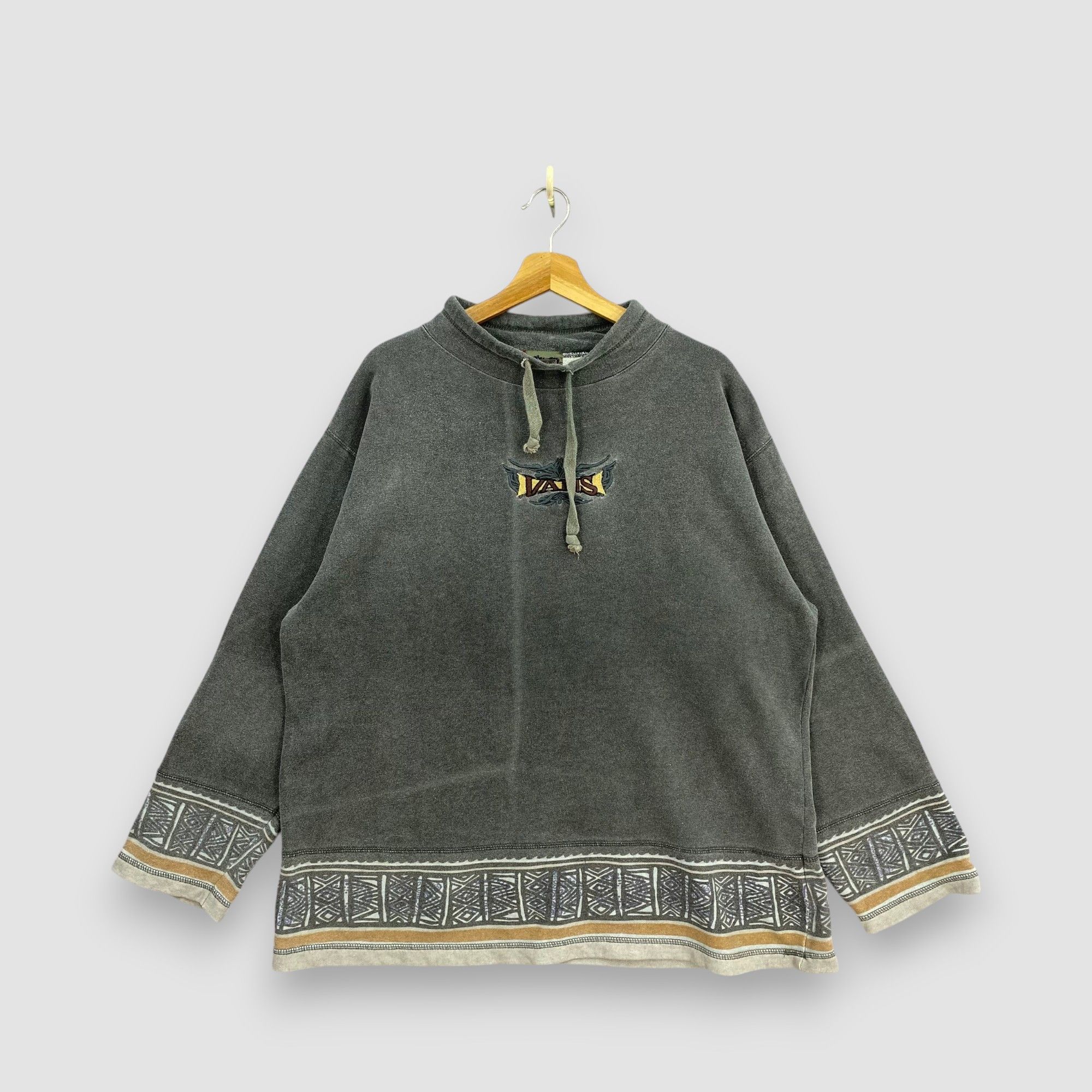 Vans Vintage Y2K Faded Vans Off The Wall Sweatshirt Tribal Skate Size US XL / EU 56 / 4 - 1 Thumbnail