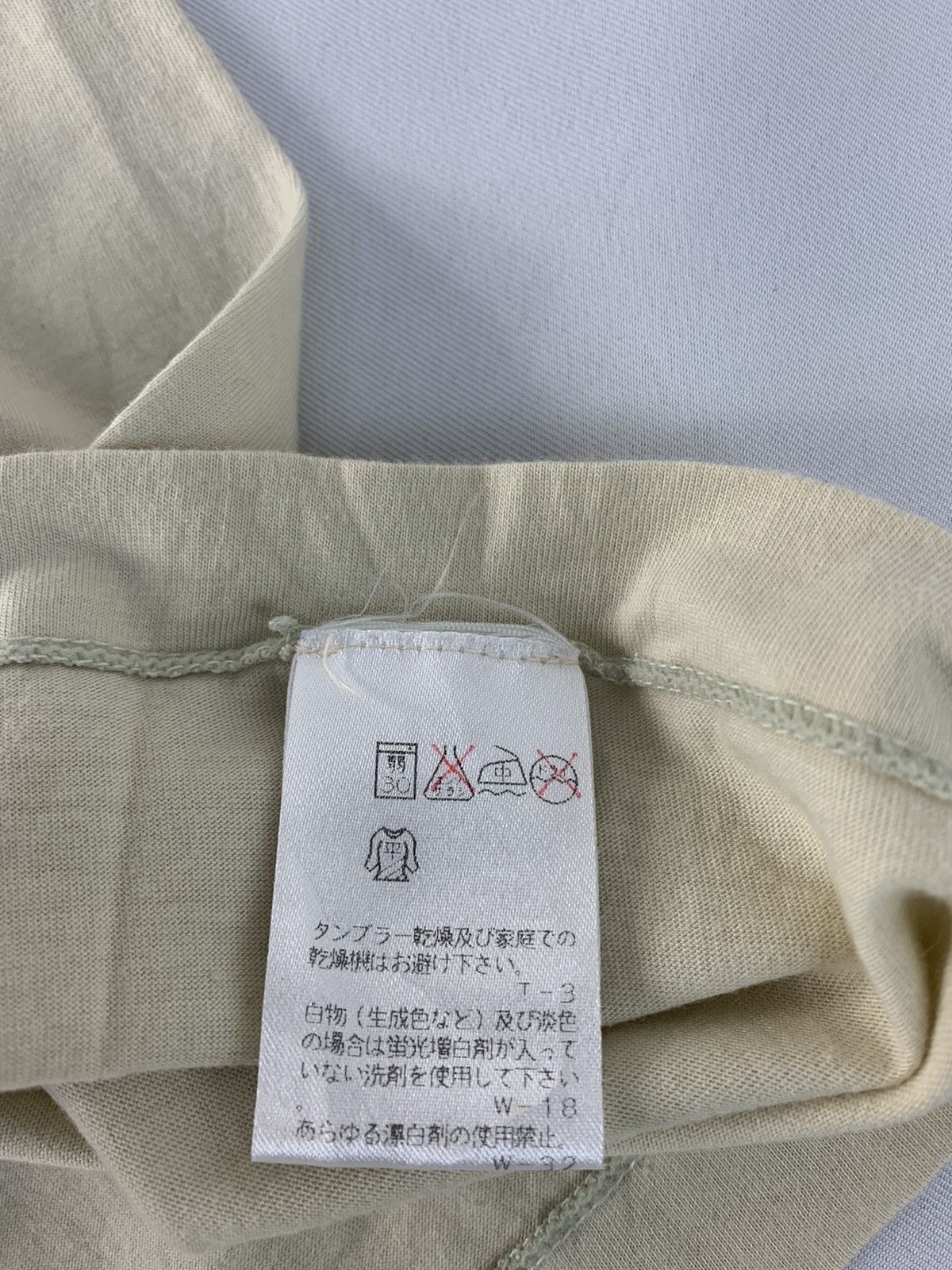 Issey Miyake Issey Miyake Men Peace Sign Hand Unisex Tee Size US S / EU 44-46 / 1 - 7 Thumbnail