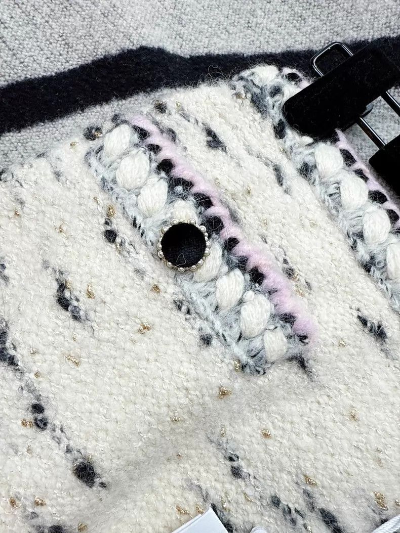 Chanel Chanel 21A Castle Series Cow Spot Pink Rolled Cashmere Kni Size 24" / US 00 / IT 34 - 5 Thumbnail
