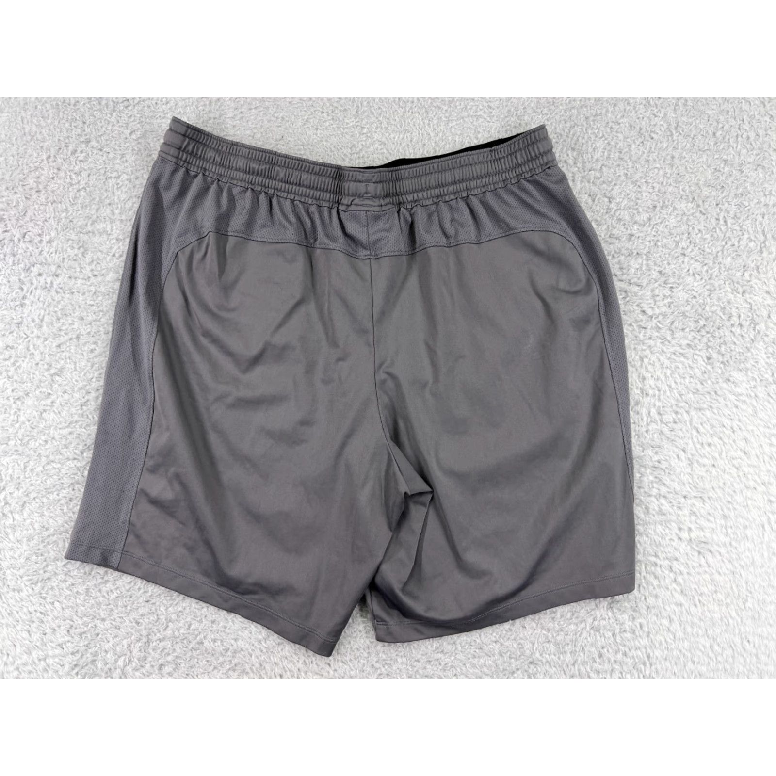 Under Armour Under Armour Shorts Mens XL Gray Polyester Athletic Basketball Gym Elastic Waist Pockets Size US 36 / EU 52 - 2 Thumbnail
