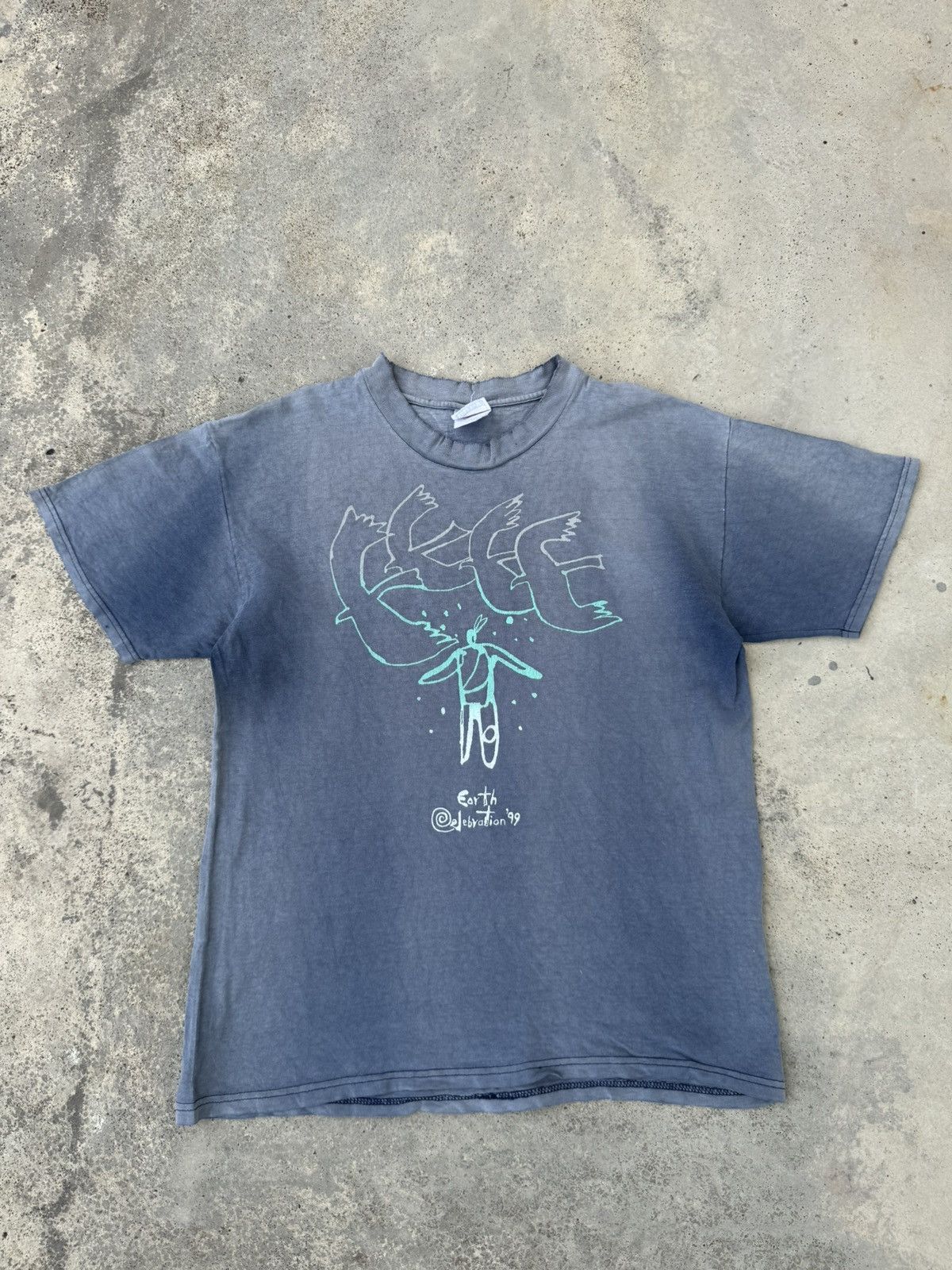 Vintage Distressed Sun Faded Save The Earth Celebration Tees Size US L / EU 52-54 / 3 - 3 Thumbnail