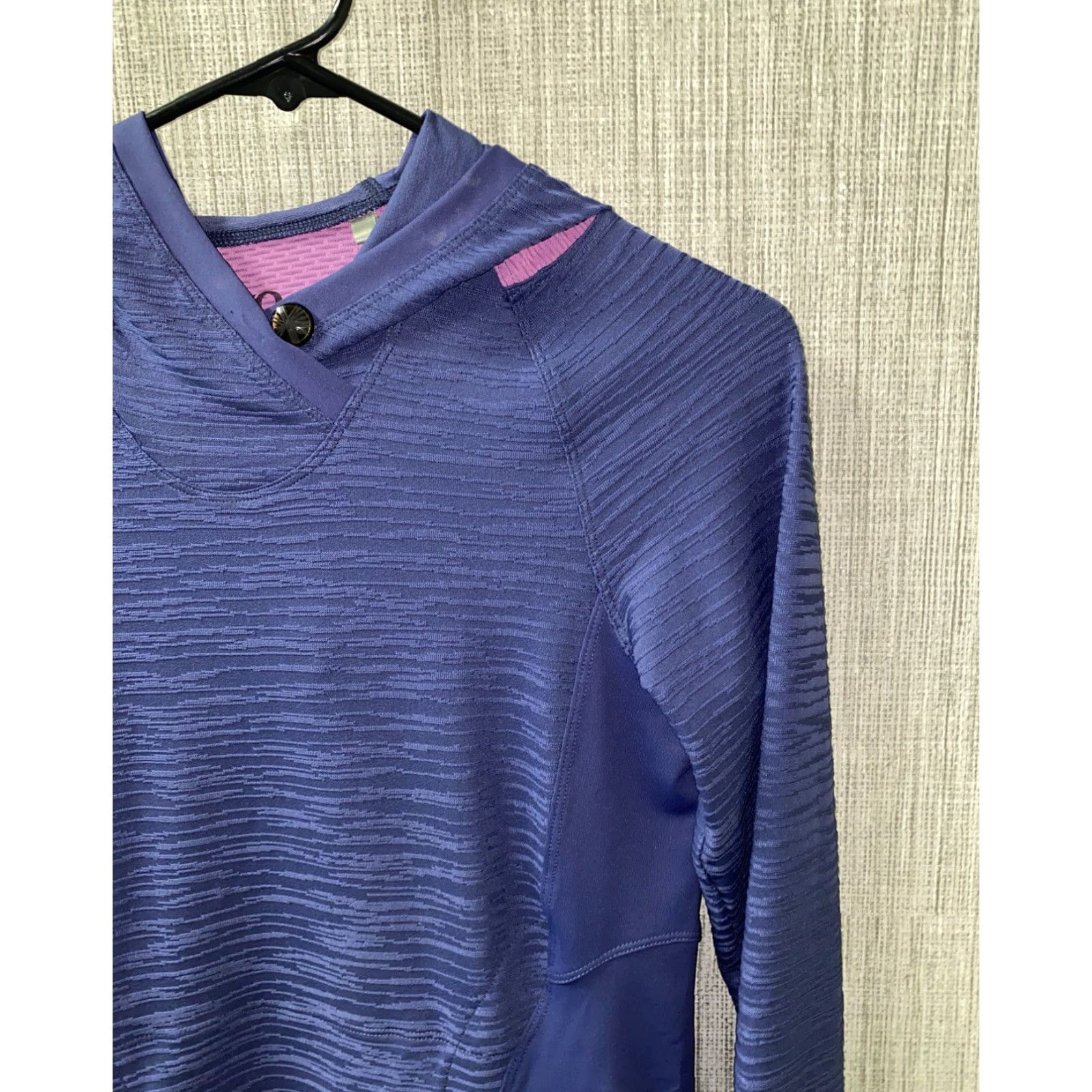PEARL iZUMi Pearl Izumi Womens Purple Athletic Running Hoodie Jacket M Womens Purple Athletic Running Hoodie Jacket Track Jacket Polyester Activewear Size M / US 6-8 / IT 42-44 - 2 Thumbnail