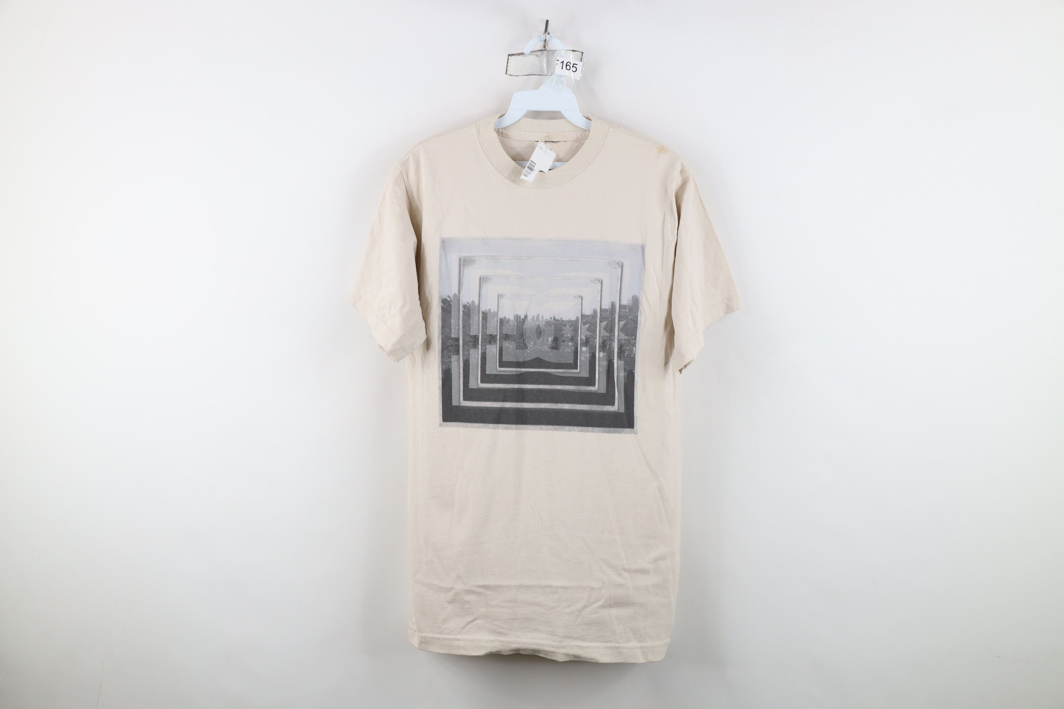 Vintage Deadstock Vintage Y2K DC Shoes Skateboarding Logo T-Shirt Size US L / EU 52-54 / 3 - 1 Thumbnail