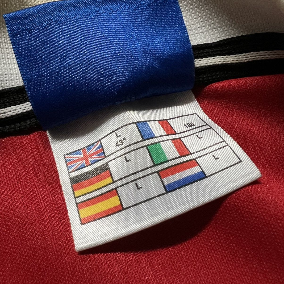 Umbro × Vintage Vintage 90’s FIFA Manchester United Umbro Soccer Jersey Size US L / EU 52-54 / 3 - 10 Thumbnail