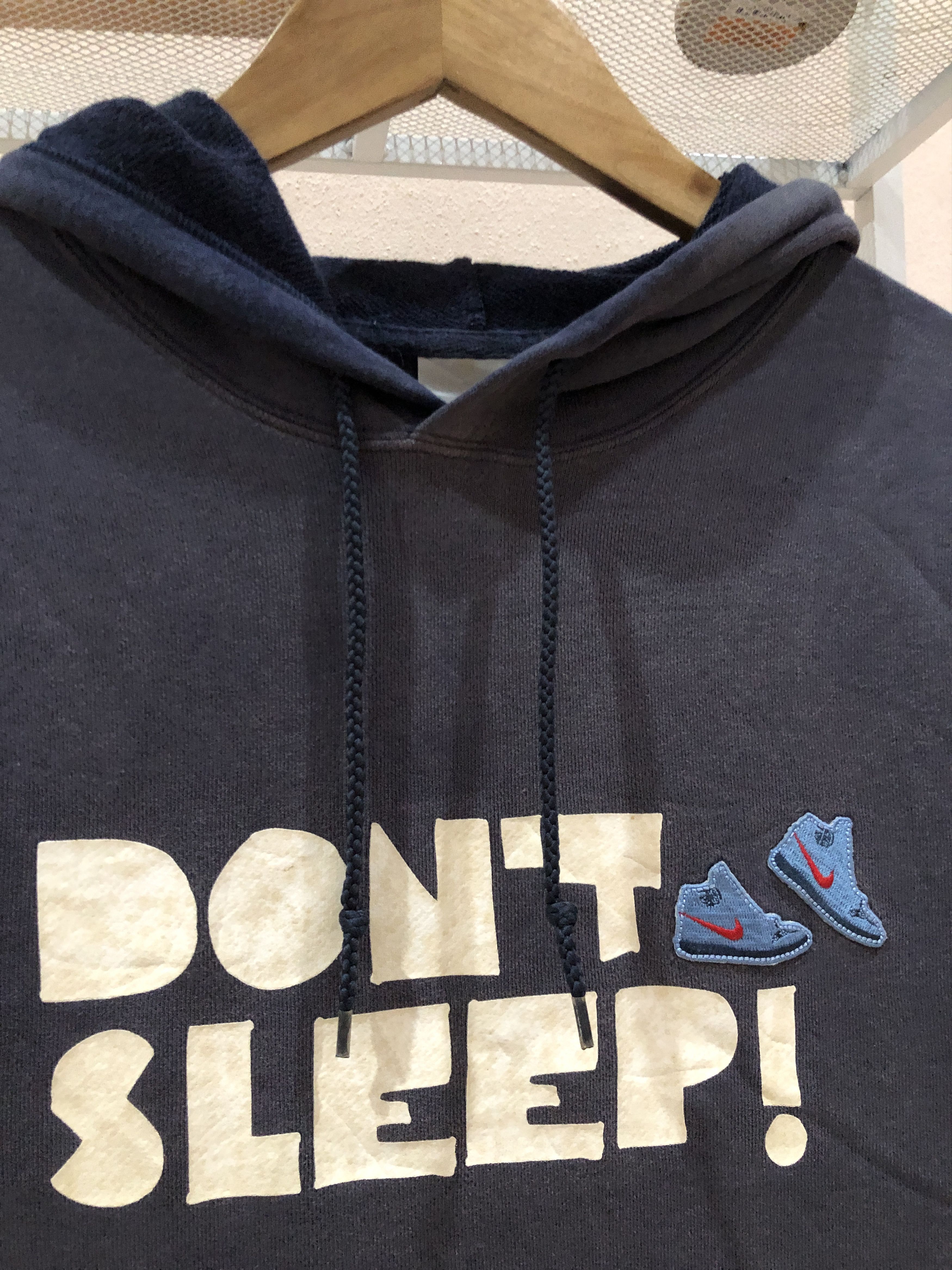 Nike Vintage Nike "Don't Sleep" Graphic Sun Faded hoodie. Size US L / EU 52-54 / 3 - 3 Thumbnail