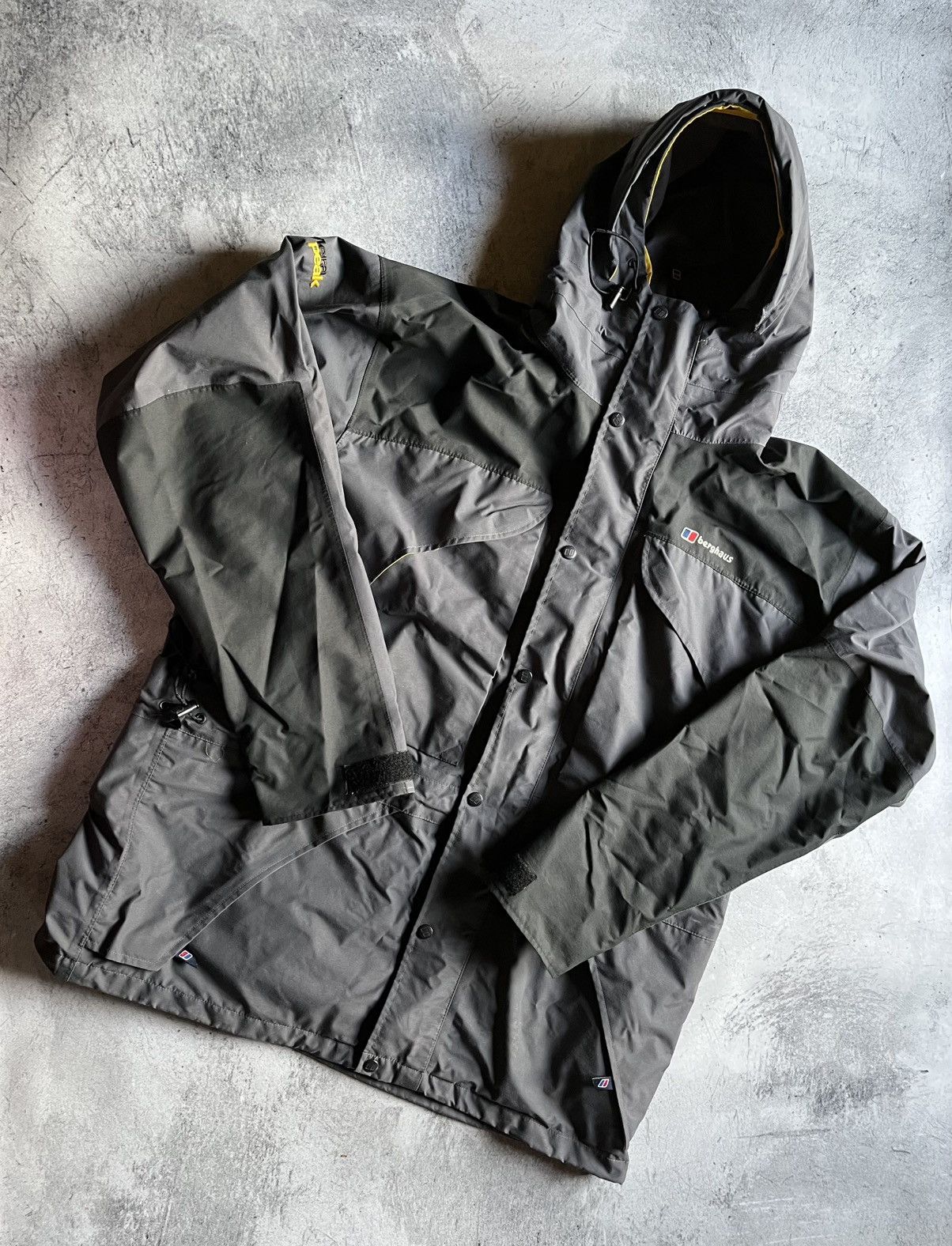 Berghaus 💂🏻‍♀️gore-tex Winter berghaus jacket💂🏻‍♀️ Size US XL / EU 56 / 4 - 1 Thumbnail