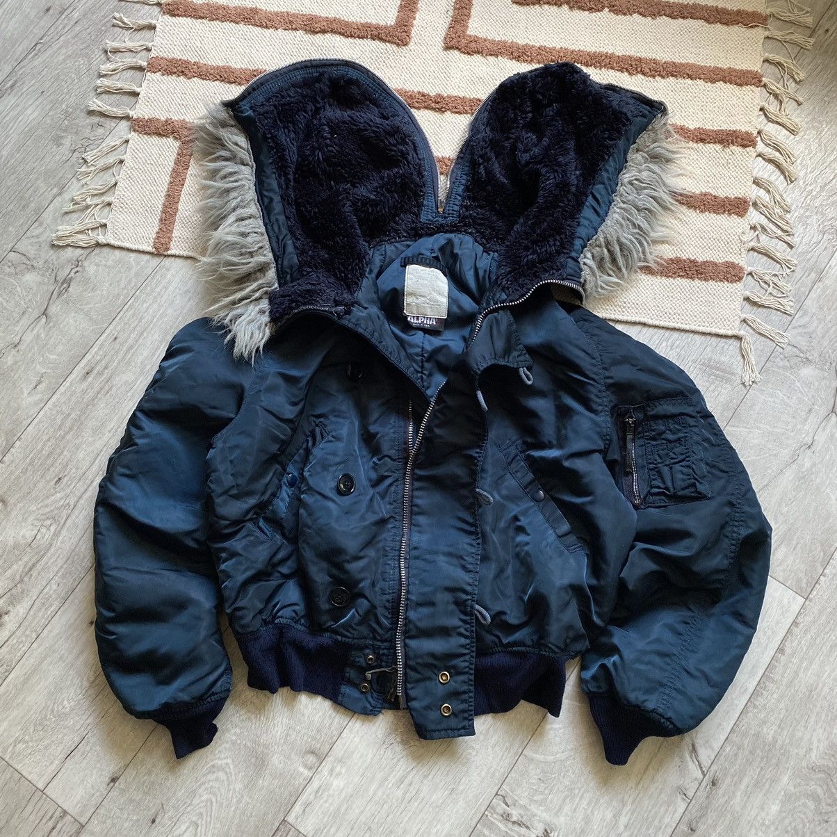 image of Alpha Industries 90's Made In Usa Flying Heavy Bomber in Navy/Green, Men's (Size XL)