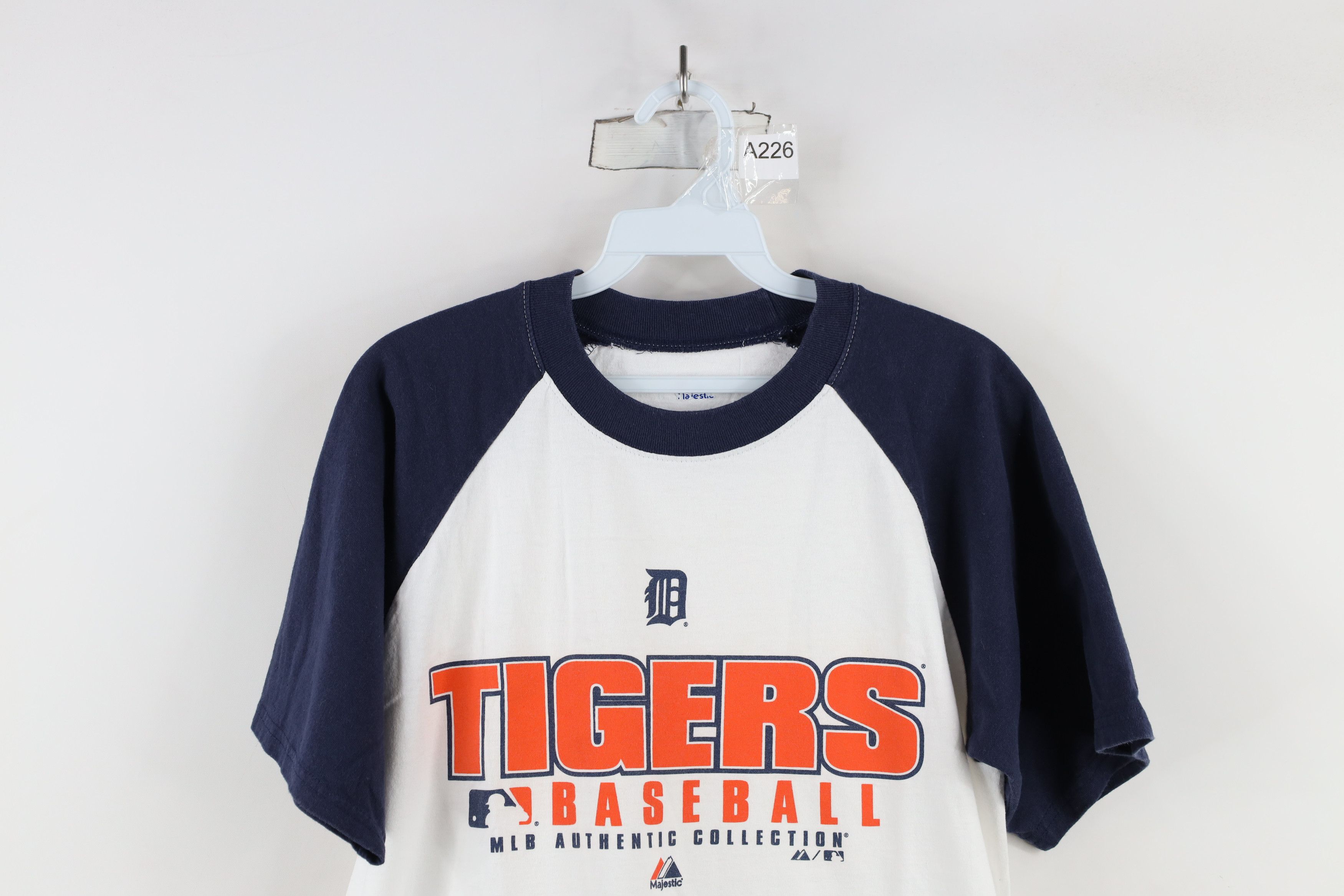 Majestic × Vintage Vintage Majestic Detroit Tigers Baseball Raglan T-Shirt Size US M / EU 48-50 / 2 - 2 Thumbnail