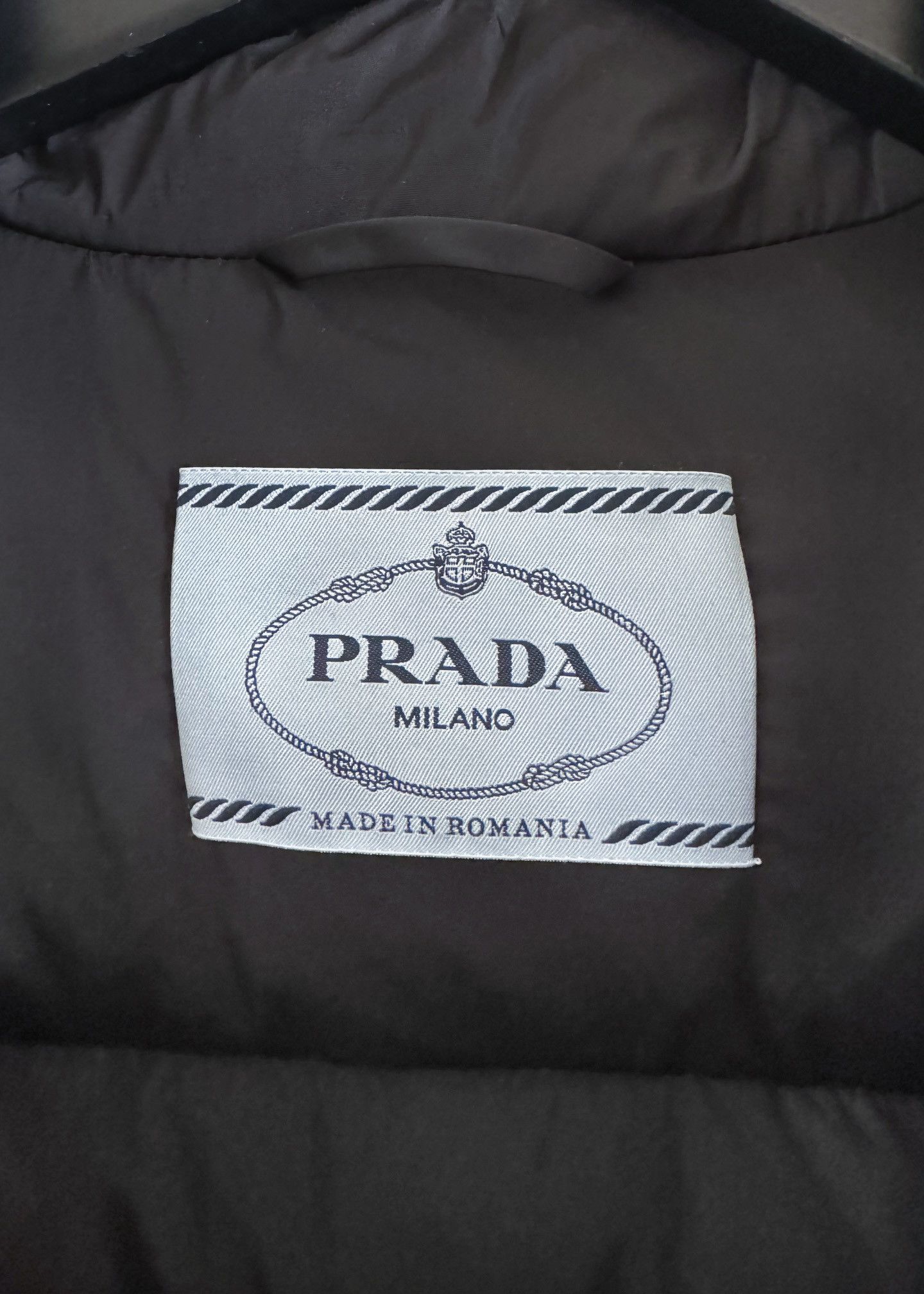 Prada Prada 2020 Black Re-Nylon Removable Sleeves Down Jacket Size XS / US 0-2 / IT 36-38 - 11 Thumbnail